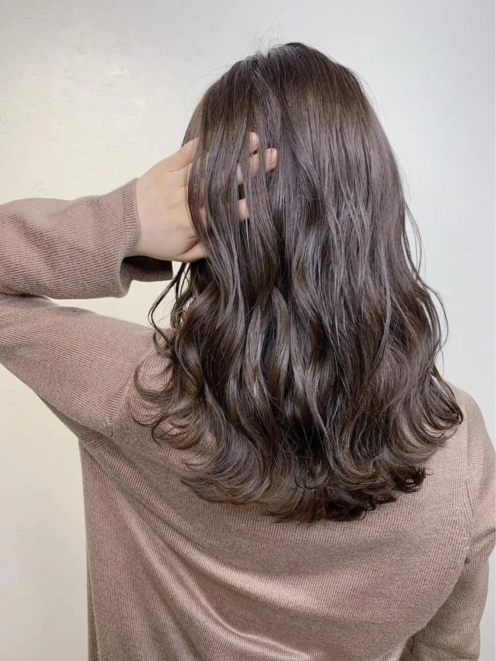 セミロング カラー パーマ 透明感カラー グレージュ _ WHITE三宮店のヘアスタイル