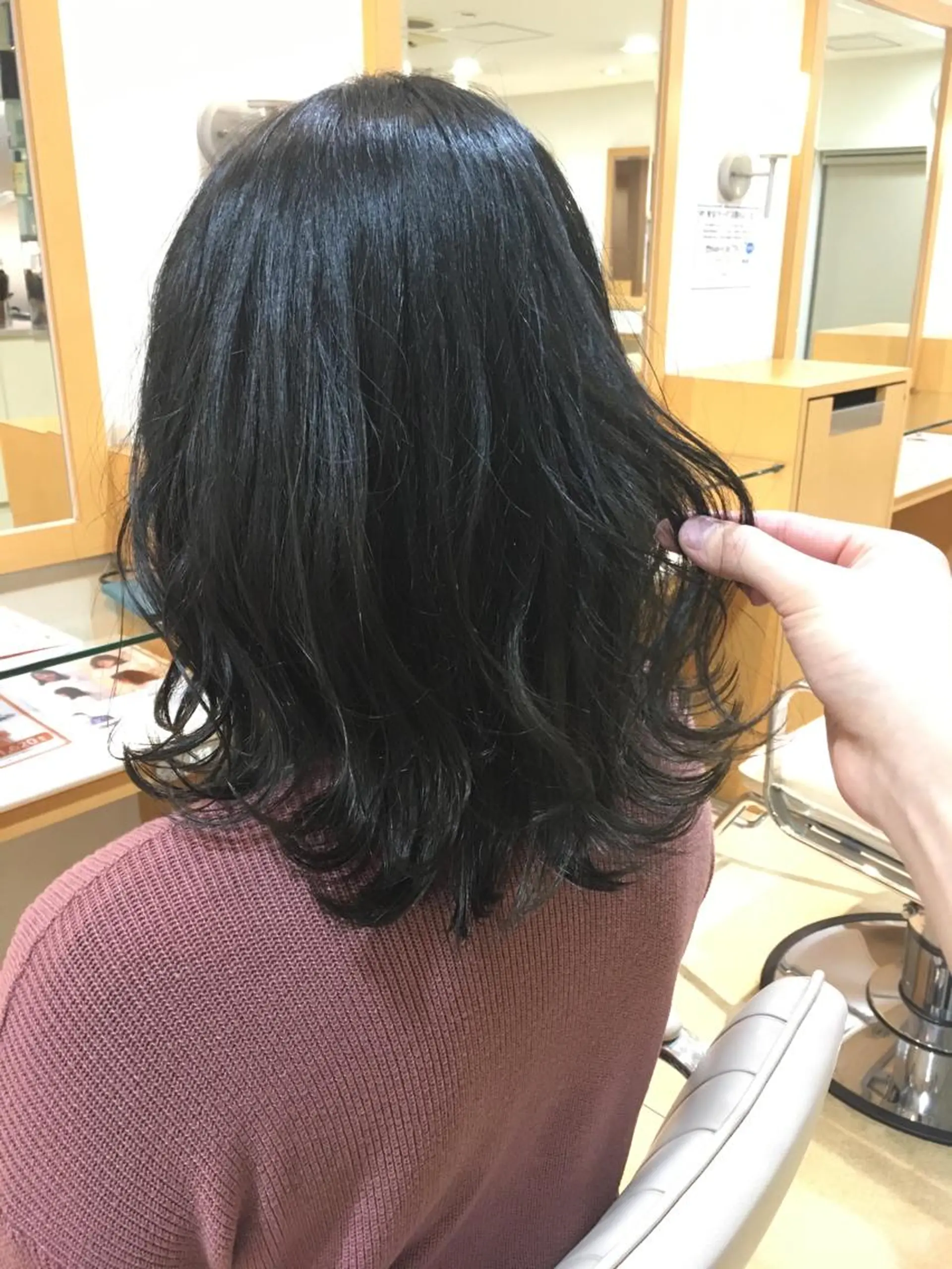 ミディアム カラー 🐝肥田 しょーと🐝のヘアスタイル