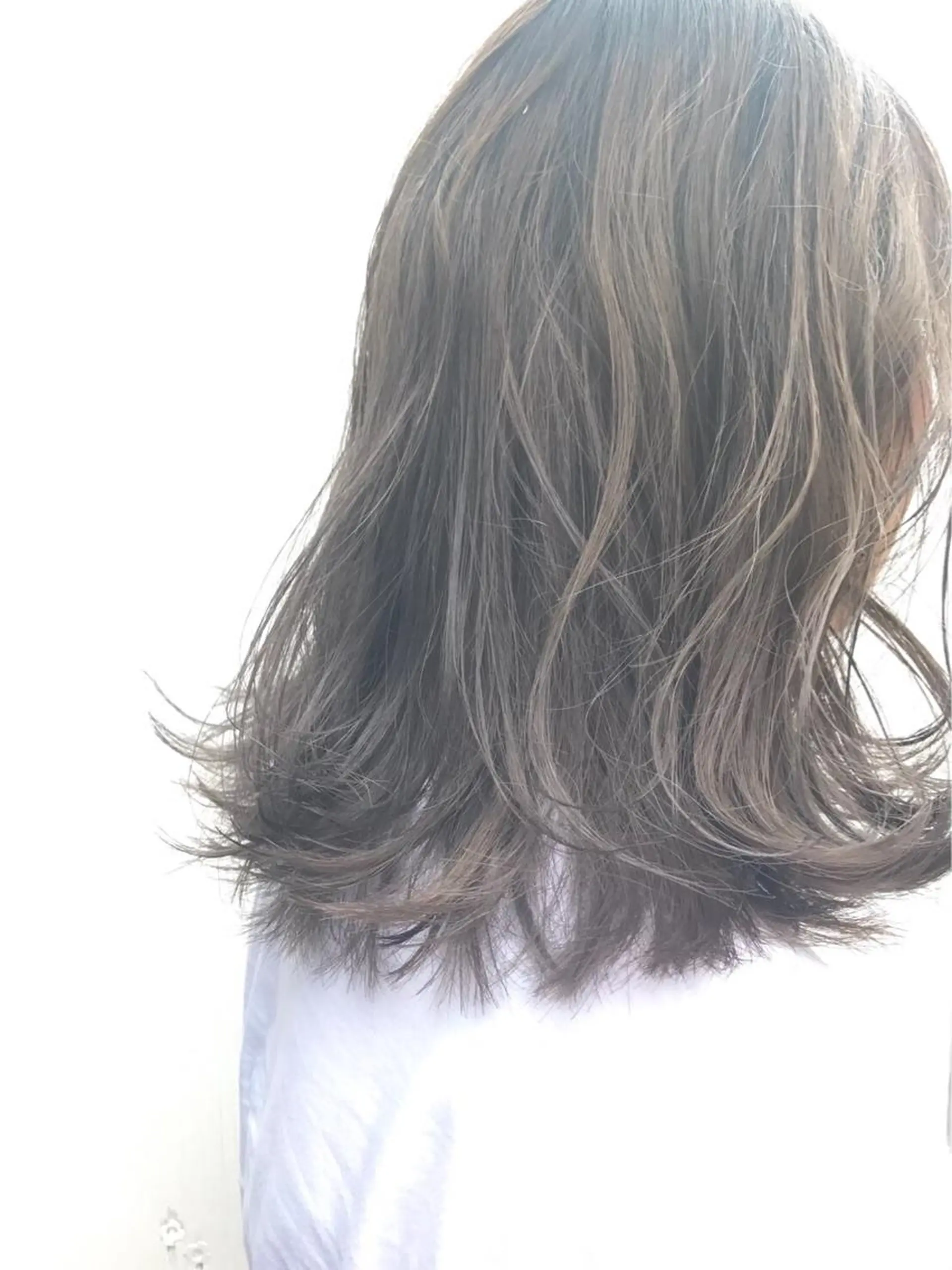 ミディアム カラー ブリーチ グラデーションカラー ニシオカ タクヤのヘアスタイル