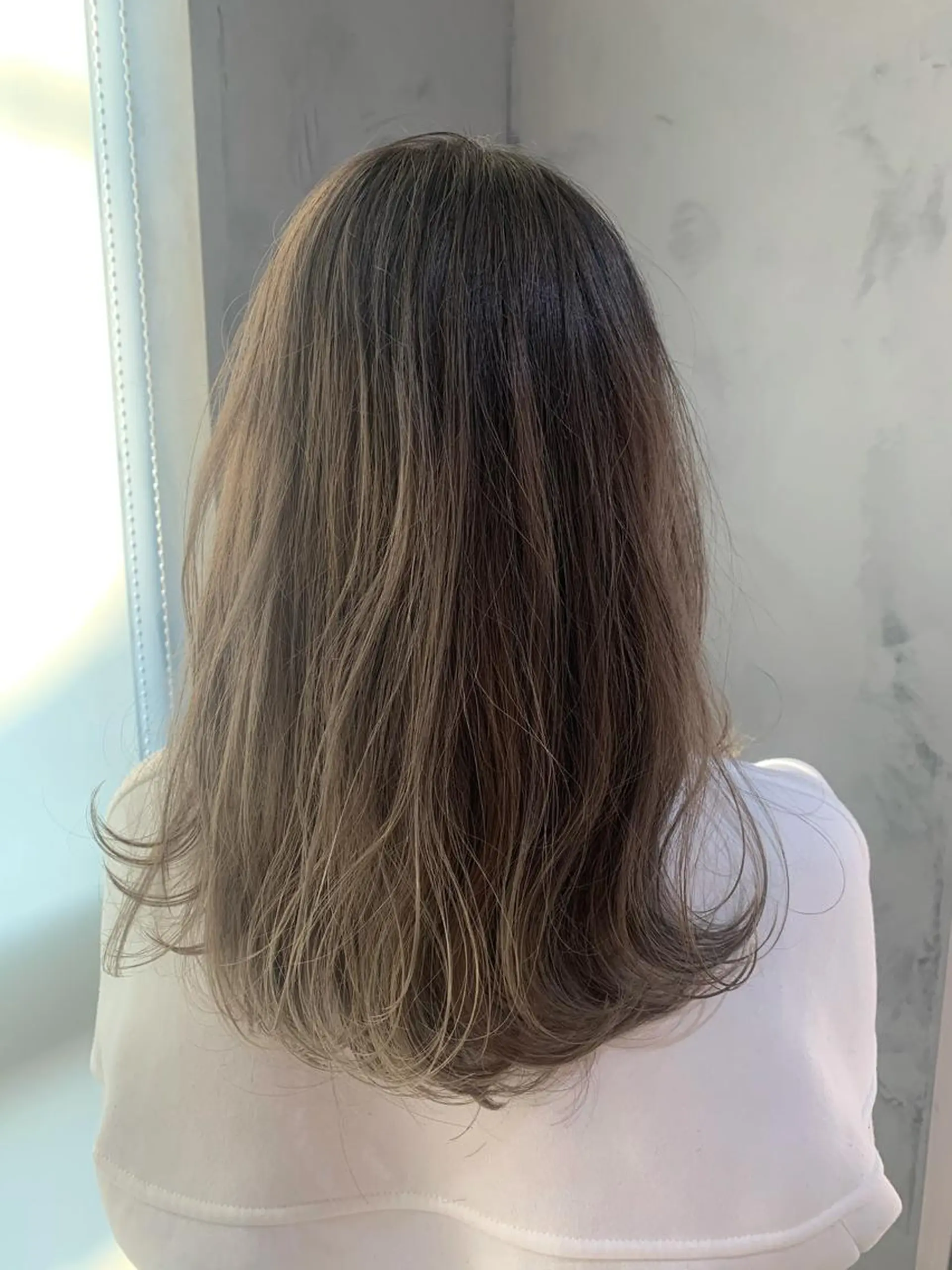 セミロング カラー グレージュ ミルクティーグレージュ カット ヘアカラー トリートメント レイヤー/髪質改善/ ブリーチ/コタケのヘアスタイル