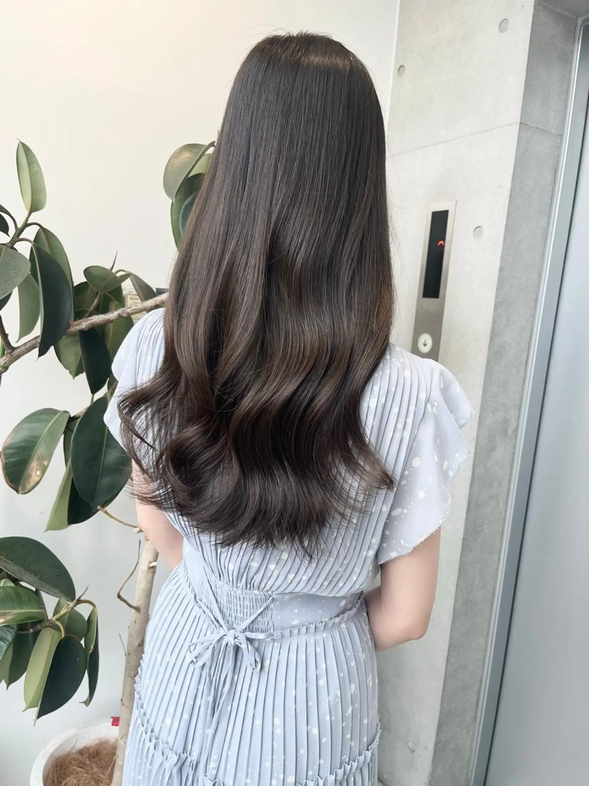 ロング カラー パーマ ヘアアレンジ 透明感/オリーブ/ グレージュ/YUKAのヘアスタイル