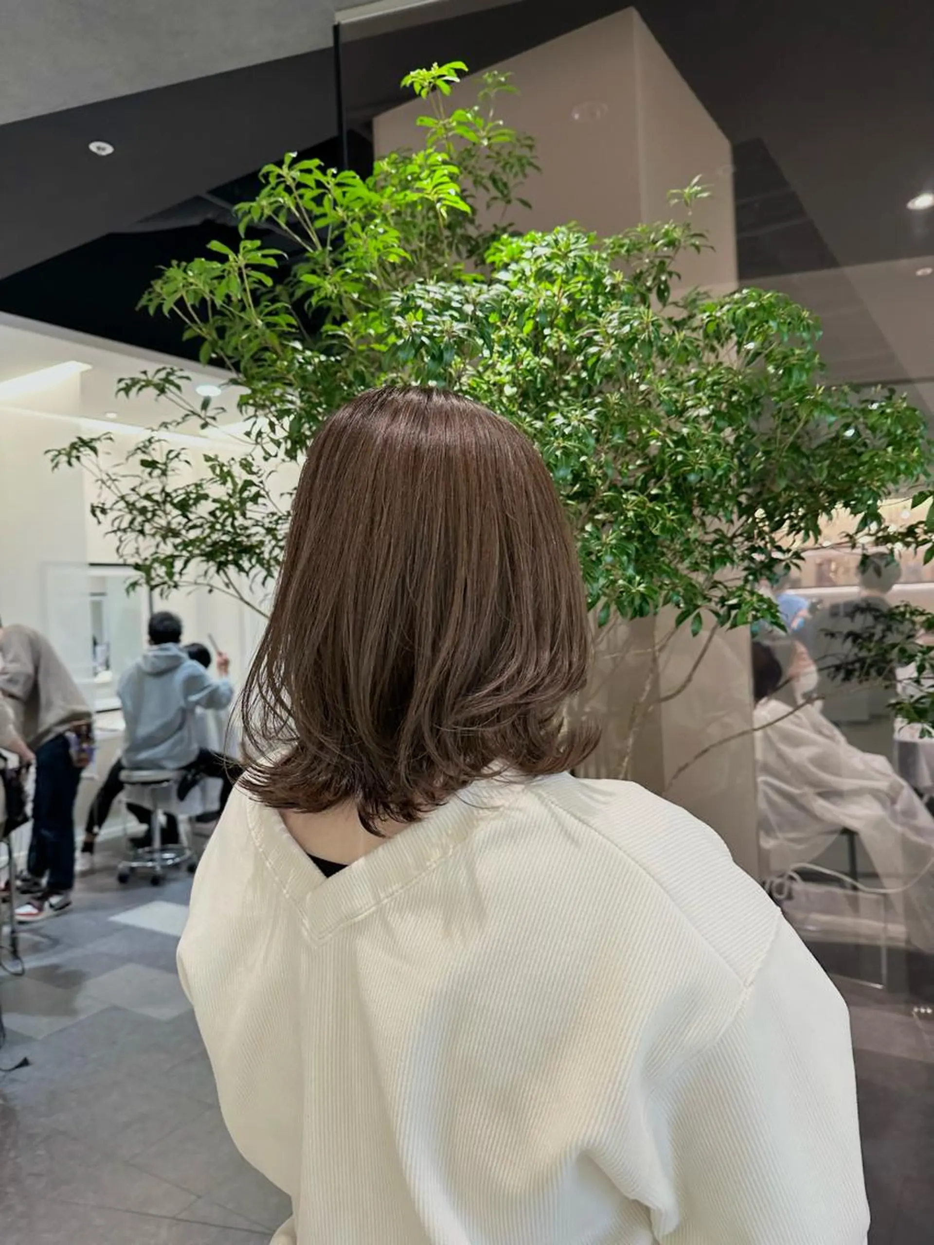 ミディアム カラー ミディアムパーマ ブリーチ イヤリングカラー ハイライトカラー インナーカラー 巻ける縮毛矯正/艶 カラーchika🩵のヘアスタイル