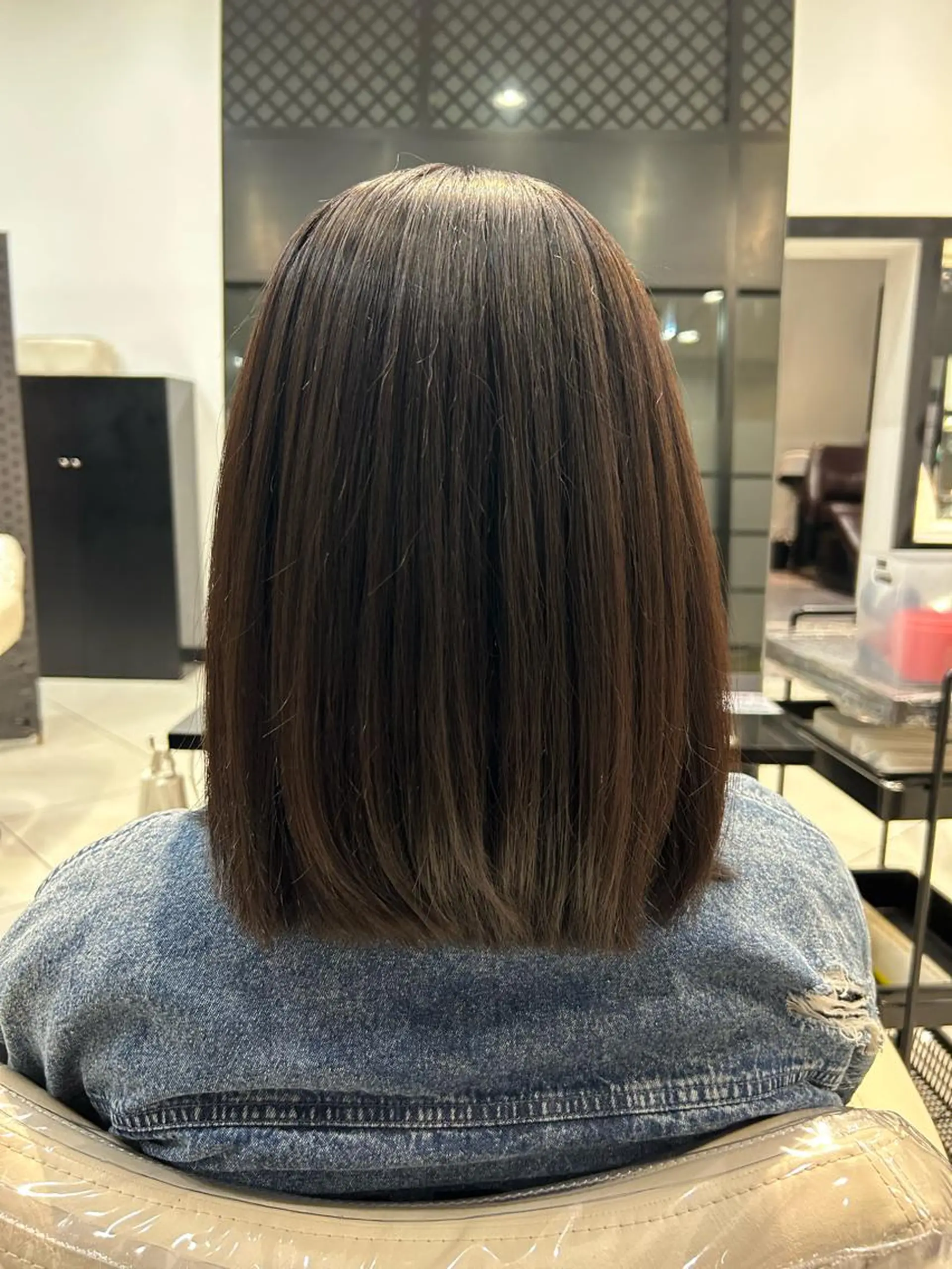 ミディアム 小島 萌のヘアスタイル