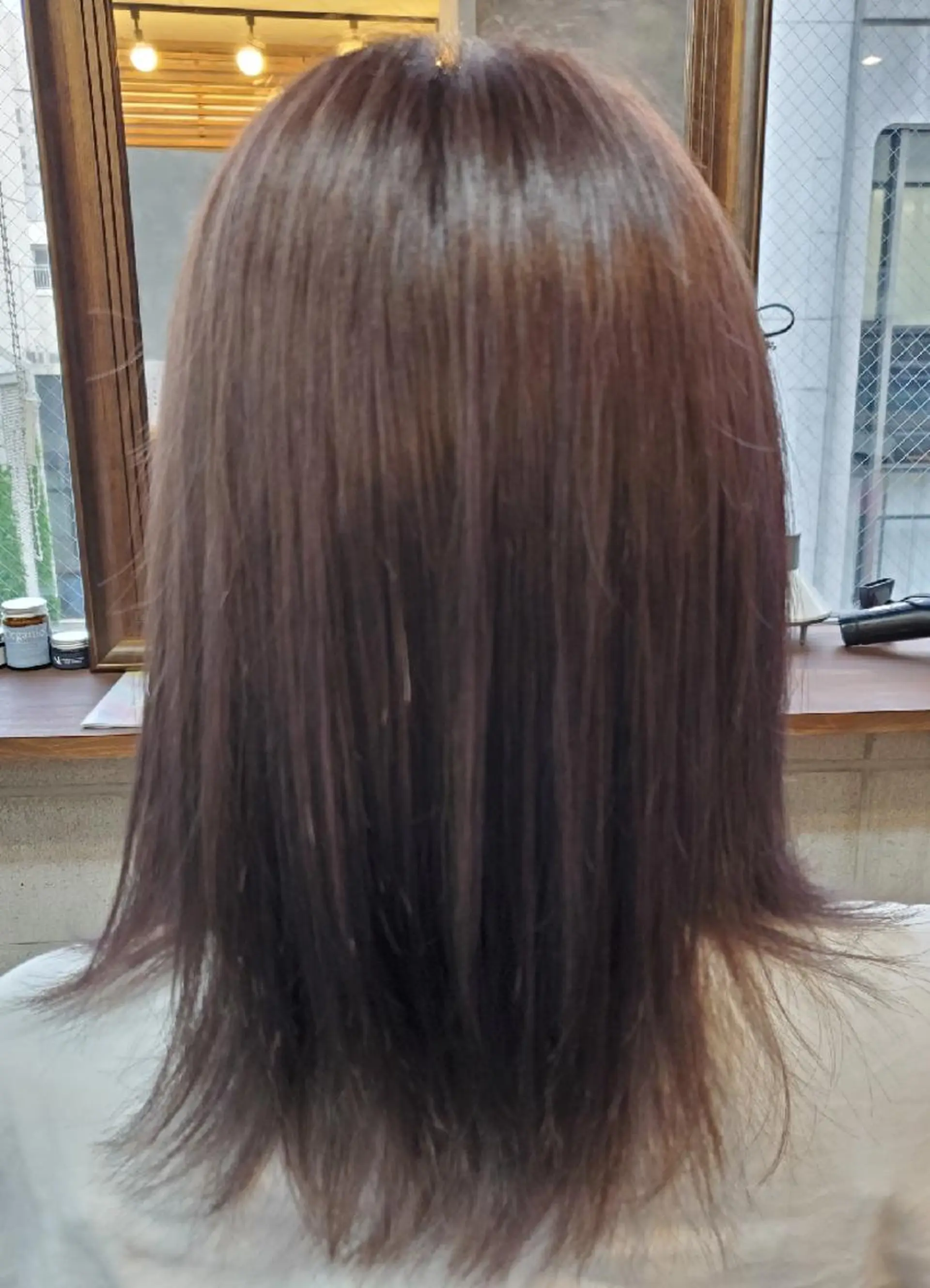 ミディアム カラー シルバー S. ERIのヘアスタイル
