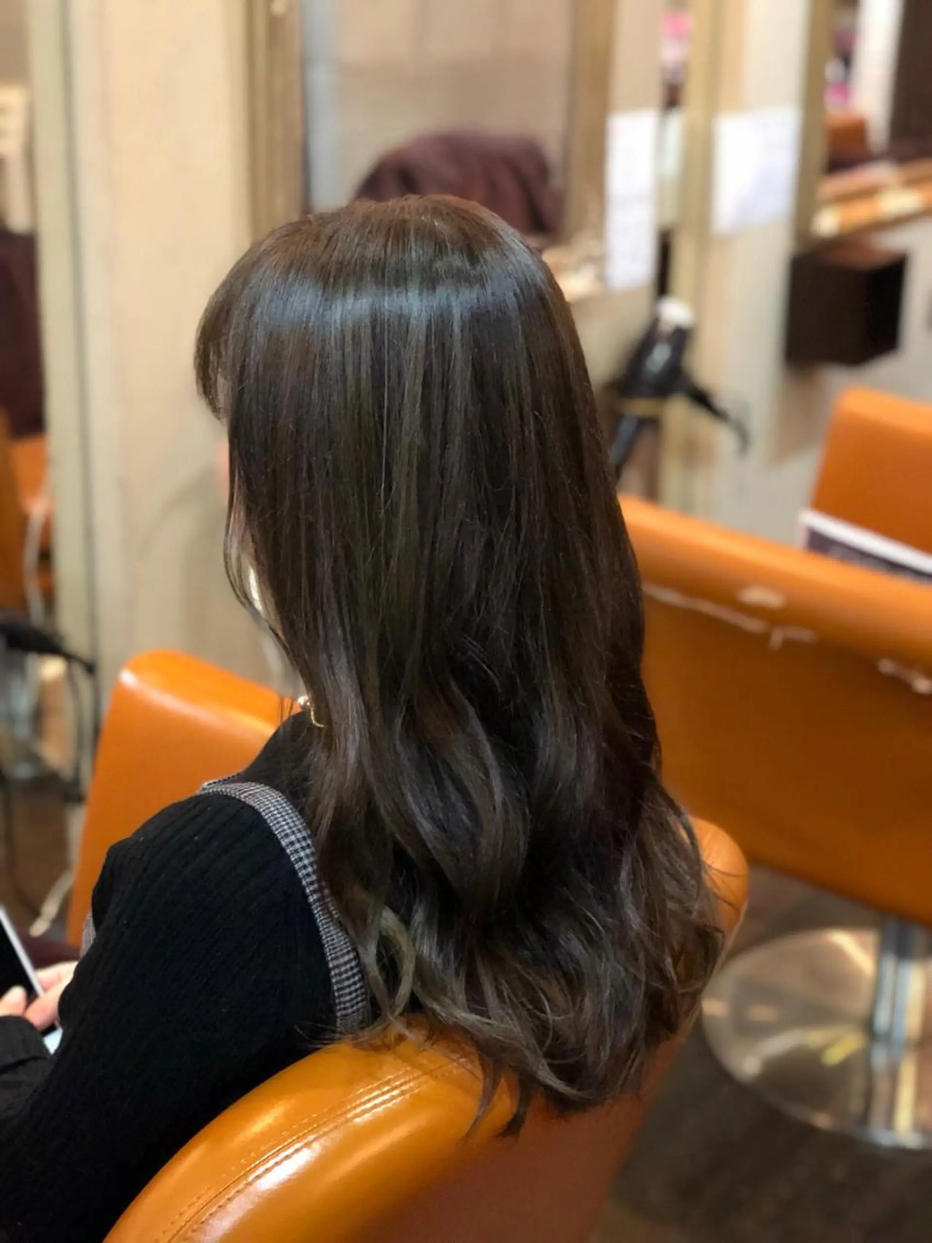 ロング カラー アッシュ 黒髪 是枝 さくらのヘアスタイル