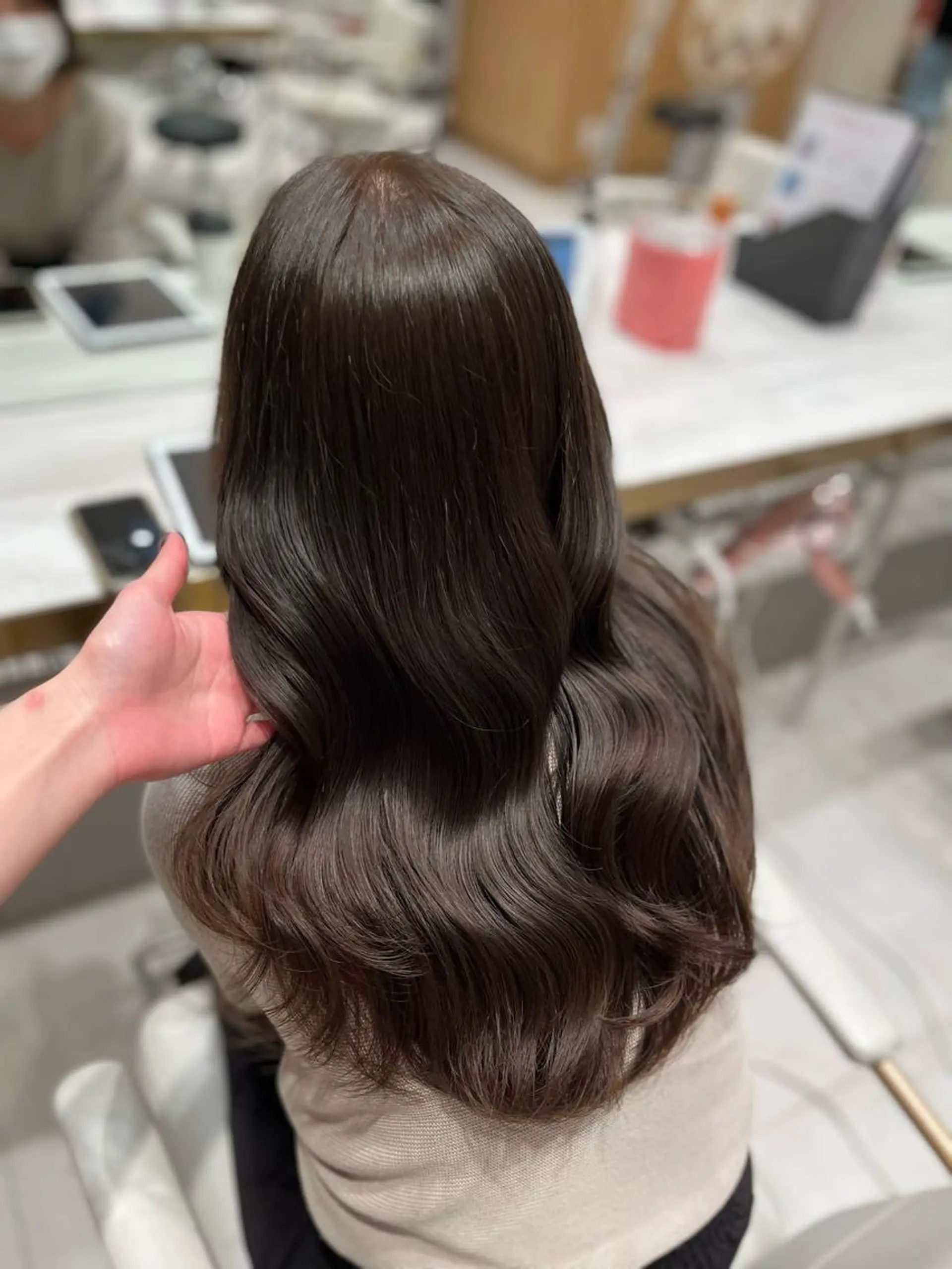 ミディアム カラー ヘアカラー トリートメント 赤羽今日子/レイヤー /盛れる顔まわりのヘアスタイル