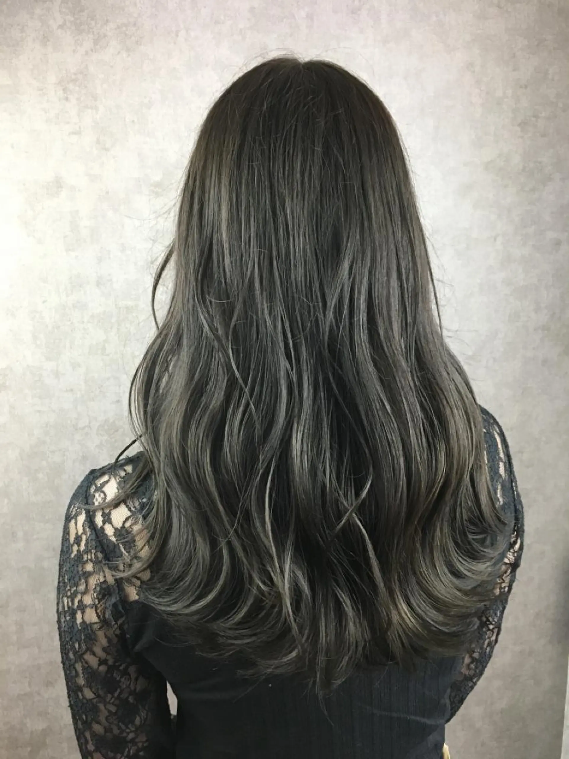 ロング カラー ツイストスパイラル パーマ🟡KYOUのヘアスタイル