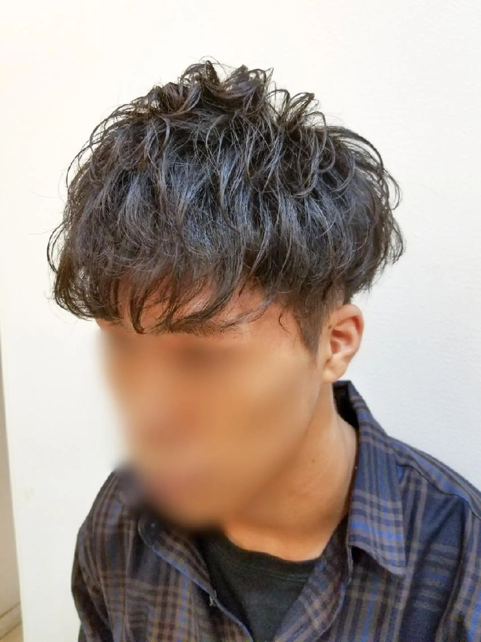 ショート メンズ パーマ ブリーチ、デザイン  カラー福士直矢のヘアスタイル