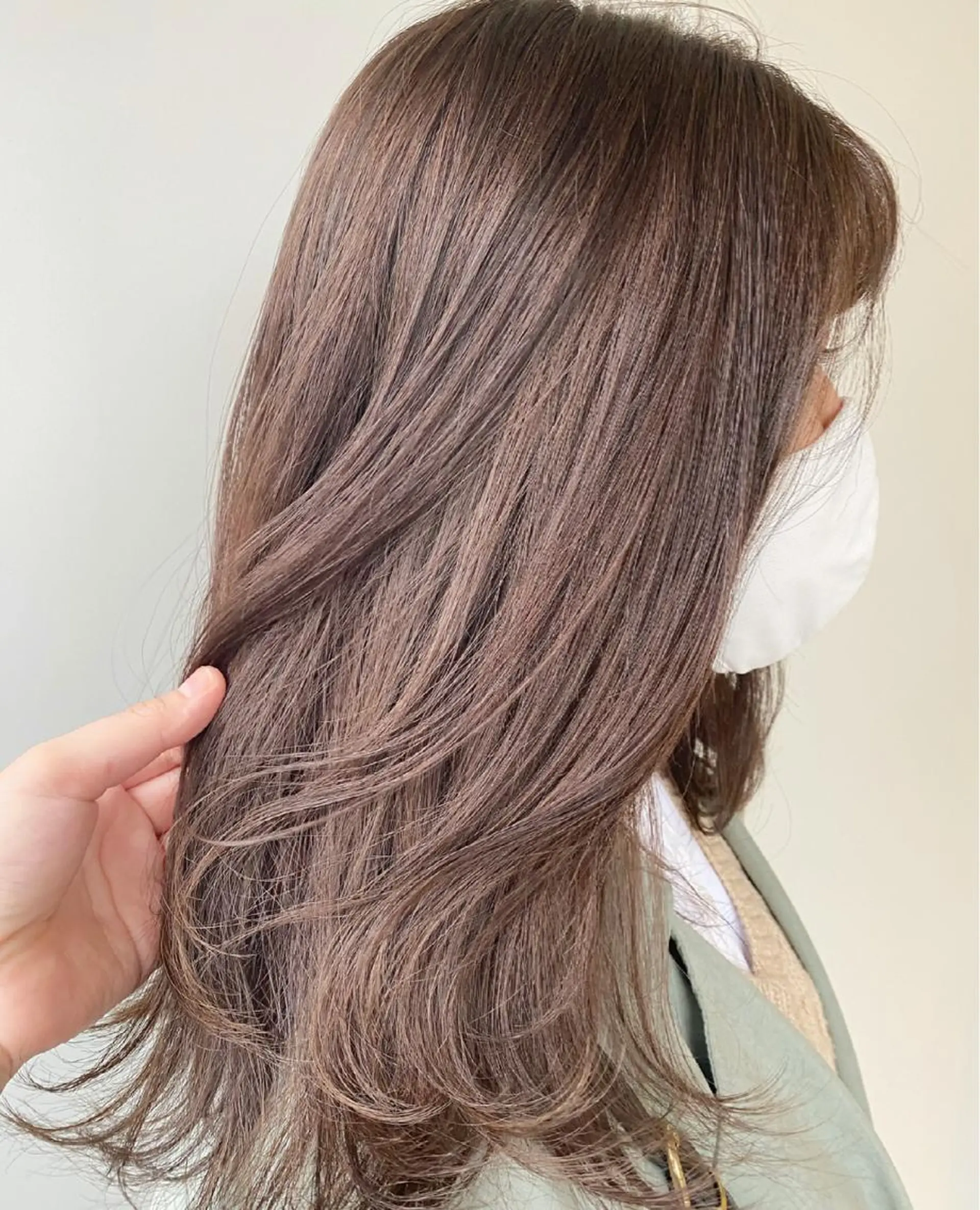 ミディアム カラー グレージュ ボブ、ミディアム得意 🤍Emmy🤍のヘアスタイル