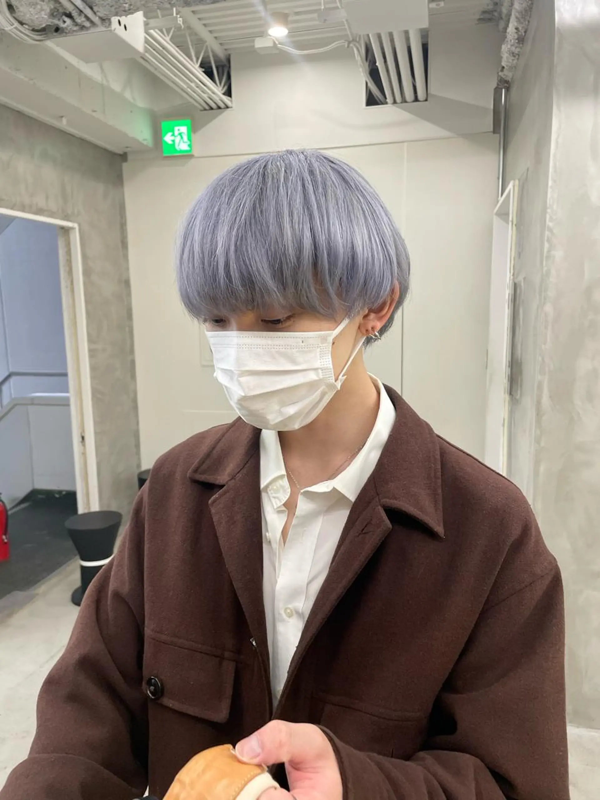 ミディアム カラー パーマ ヘアアレンジ メンズ ミディアムパーマ メンズバレイヤージュ メンズブリーチ センターパート フェードカット ヘアカラー トリートメント ハイトーン/レイヤー 🌸さくらのヘアスタイル