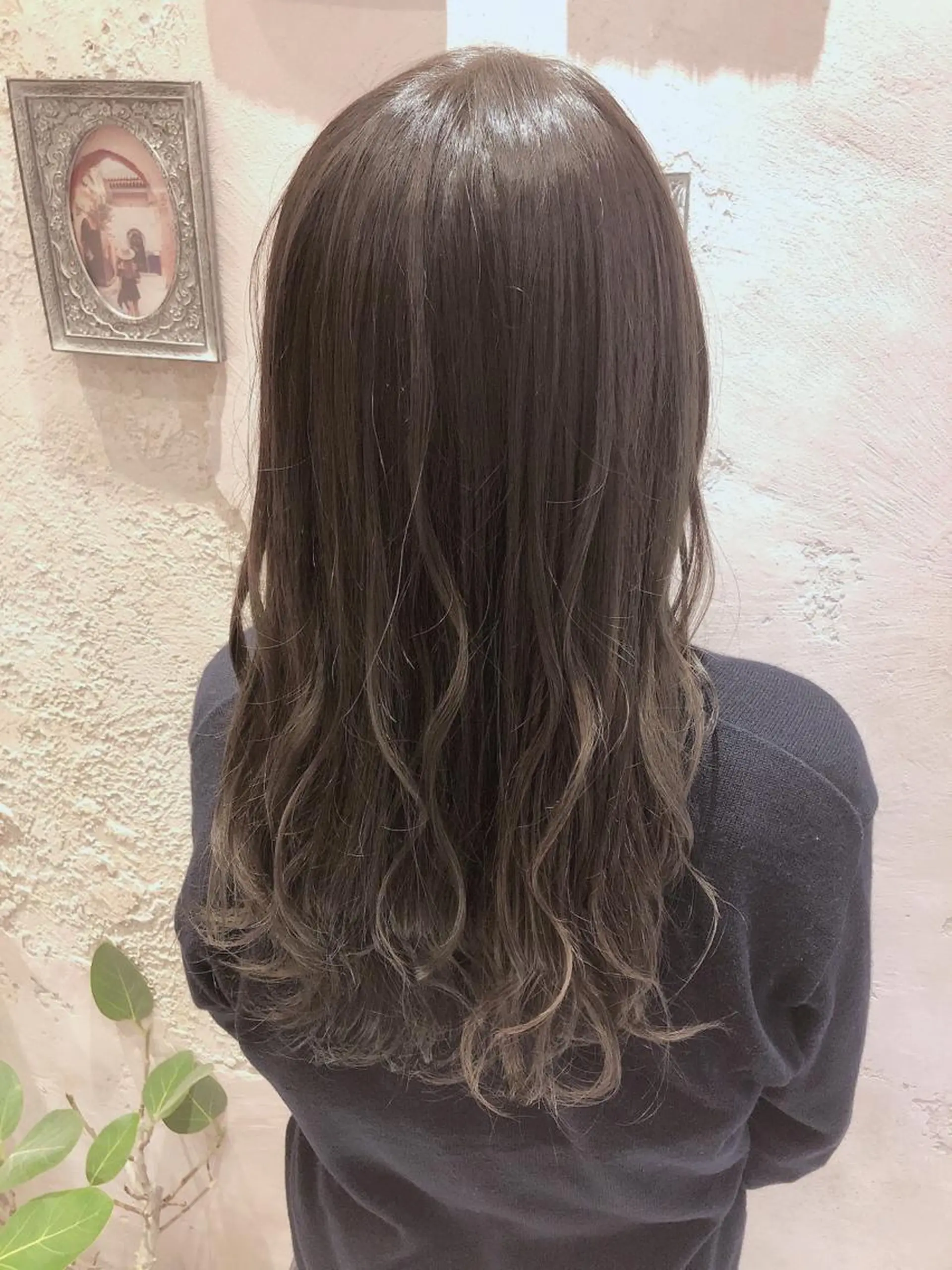 セミロング アッシュ カット ヘアカラー トリートメント 代表山口ひな 髪質改善のプロのヘアスタイル