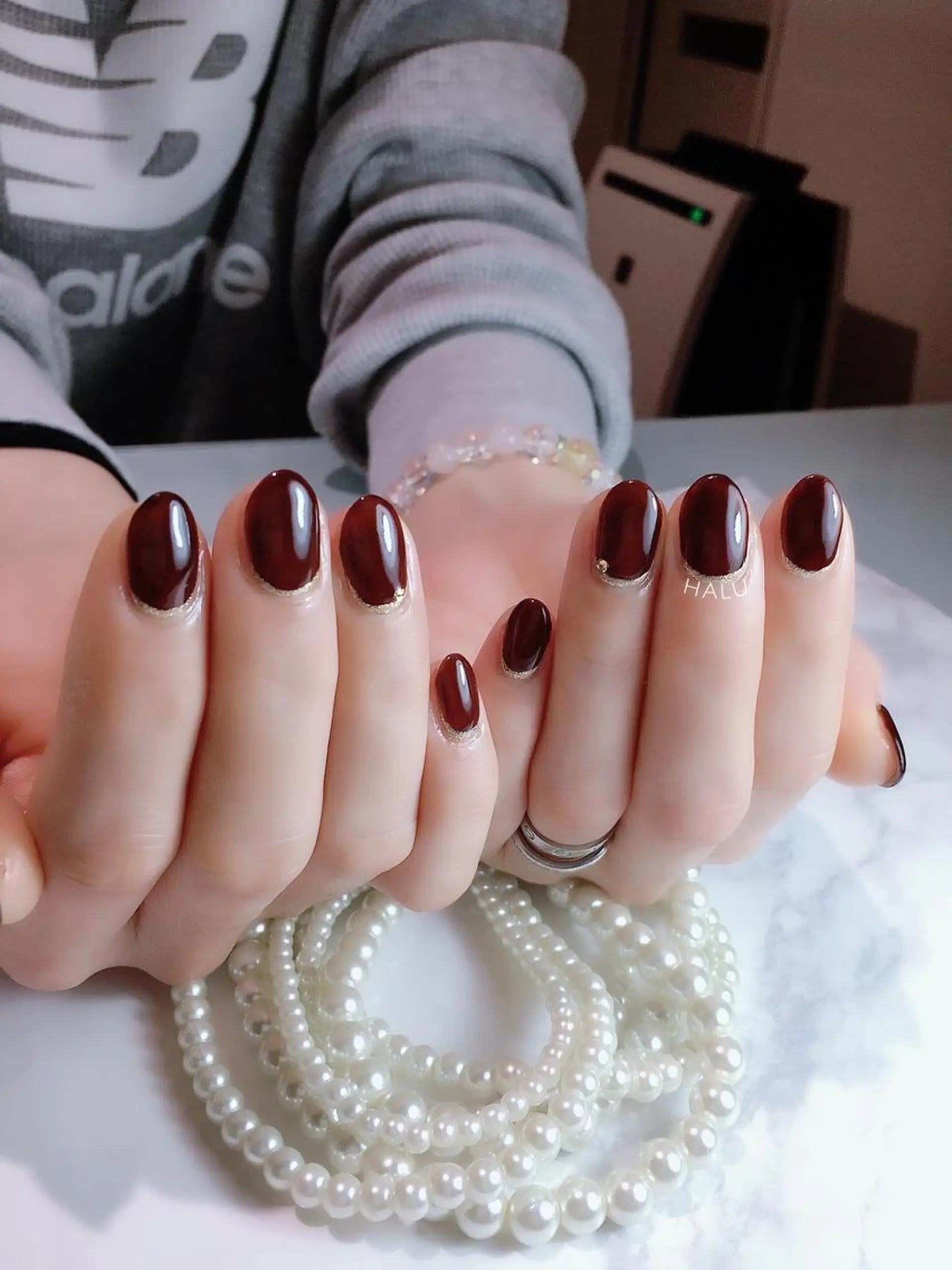 ネイル ブラウン ゴールド HALU ハルのネイルデザイン