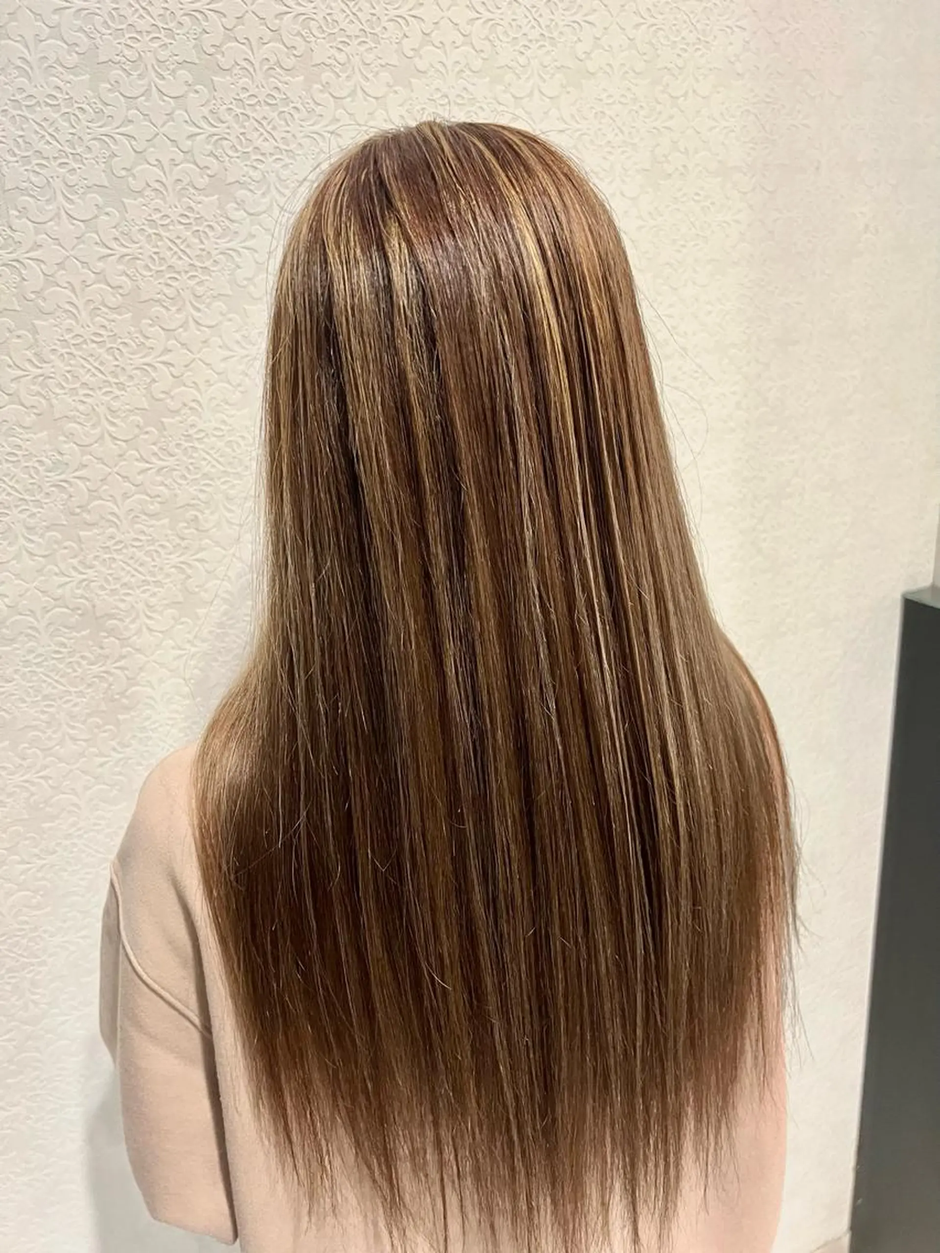 セミロング カラー ヘアカラー トリートメント 豊田 恭平のヘアスタイル