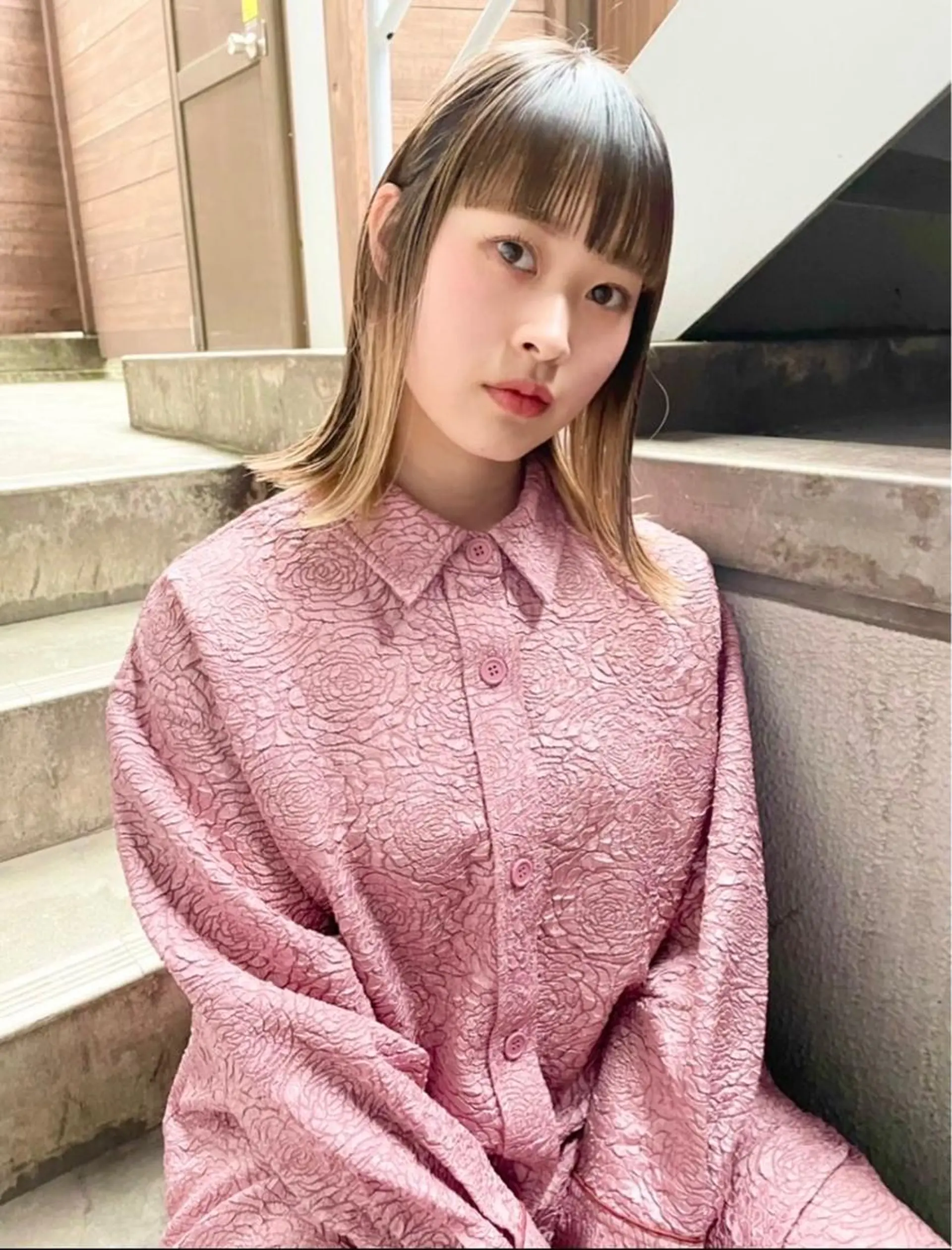 ミディアム カラー 大角  実希のヘアスタイル