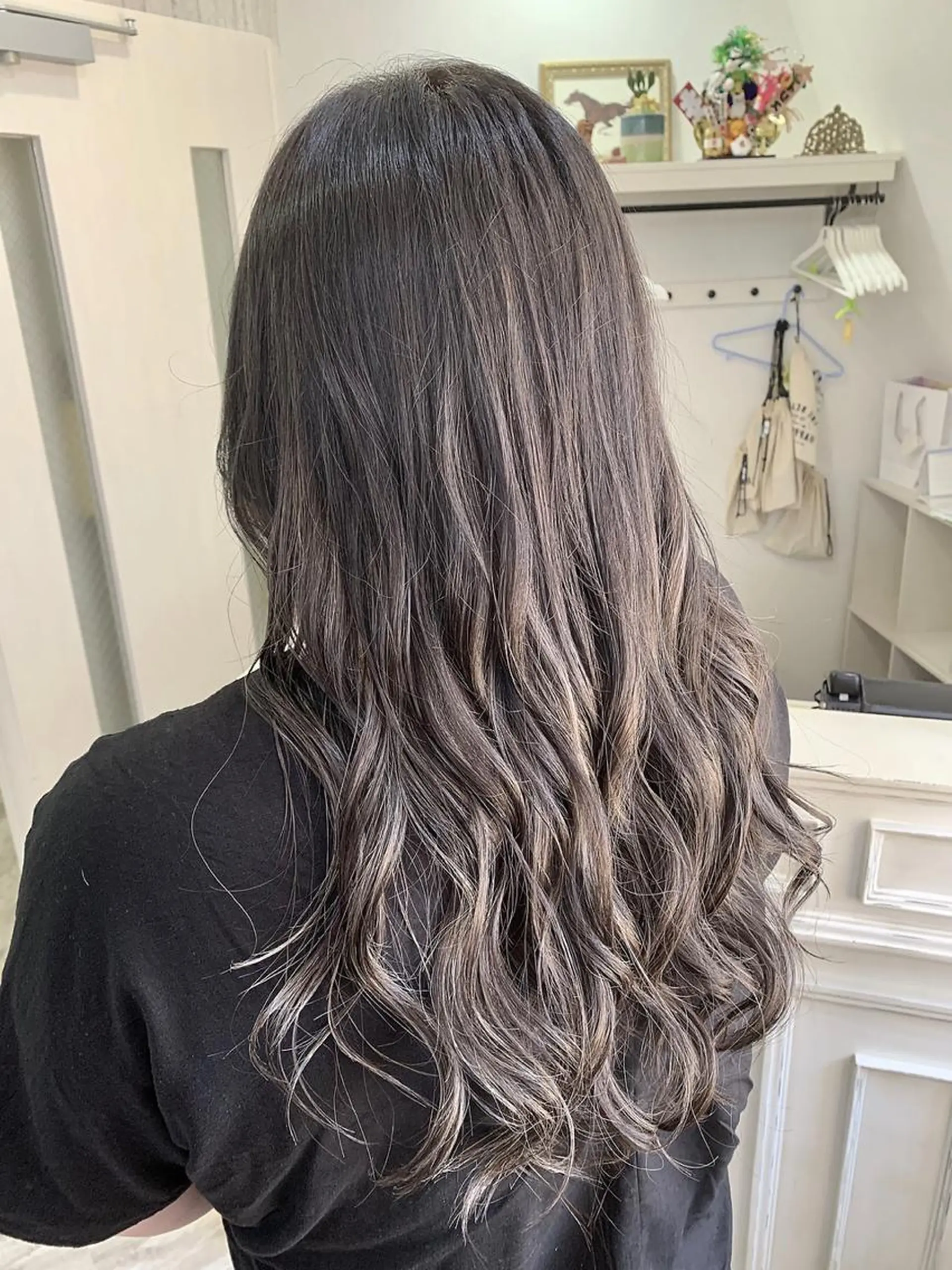 ロング カラー 🌿nudeカラー/ レイヤー/藤原🌿のヘアスタイル