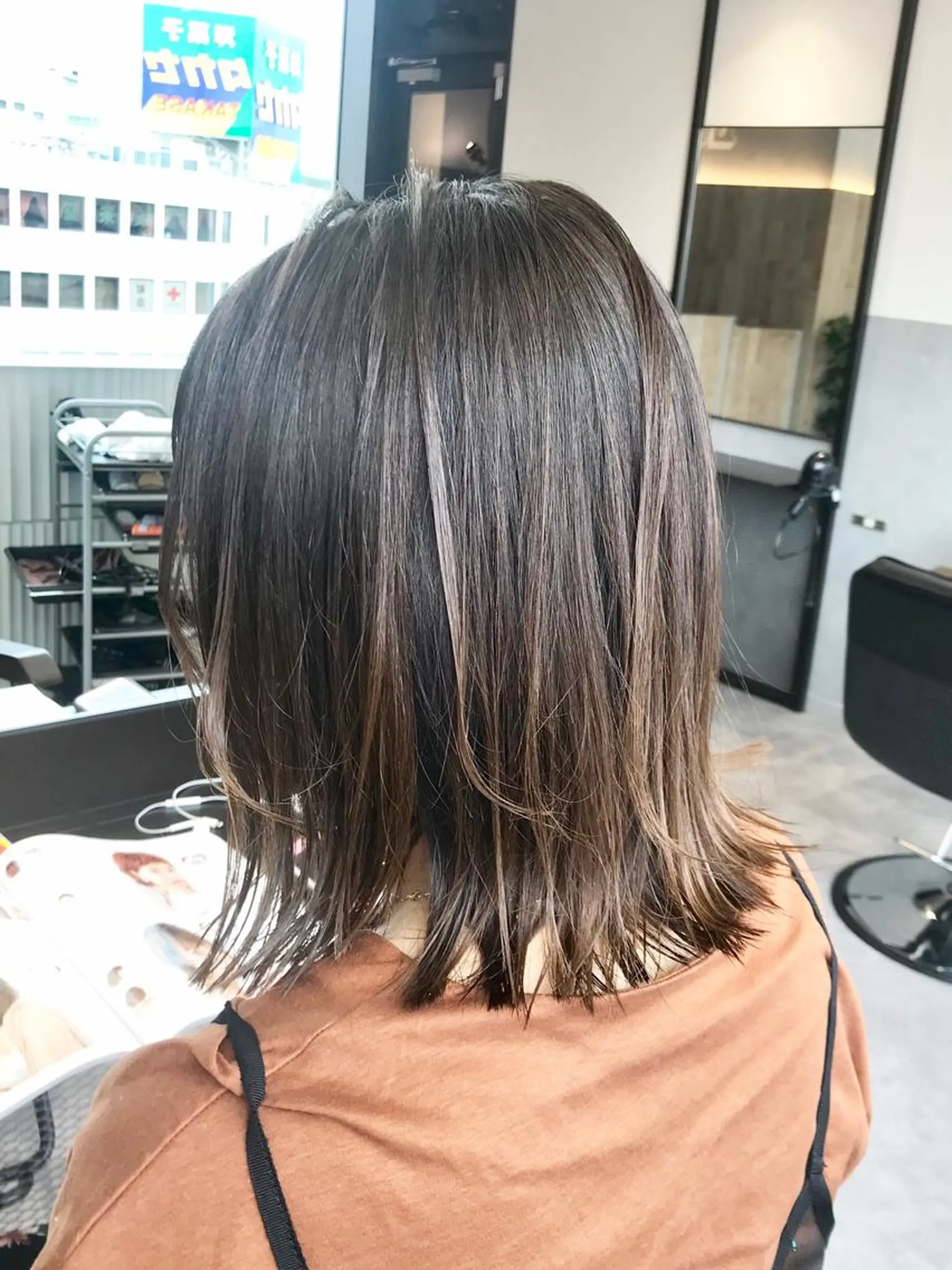 ミディアム カラー 切りっぱなしボブ ボブ カット ヘアカラー トリートメント 色気レイヤー& ショートはお任せ🌟のヘアスタイル