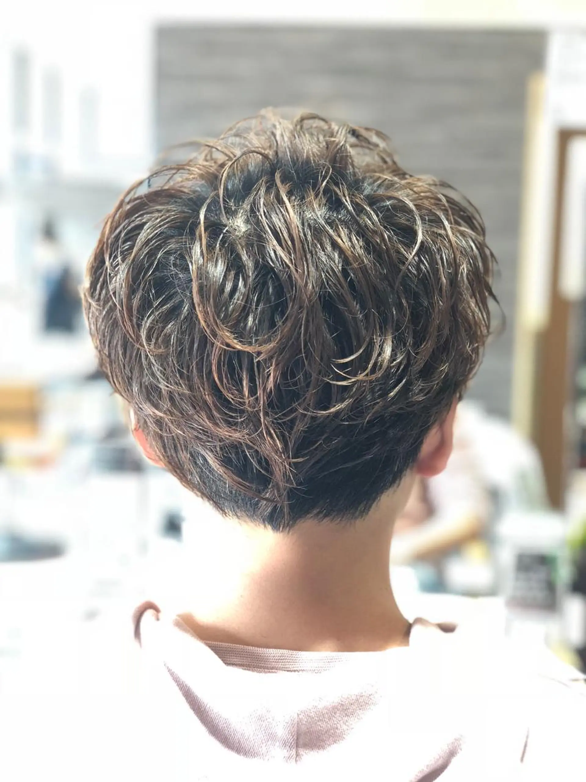 ショート パーマ メンズ 吉村 周馬のヘアスタイル