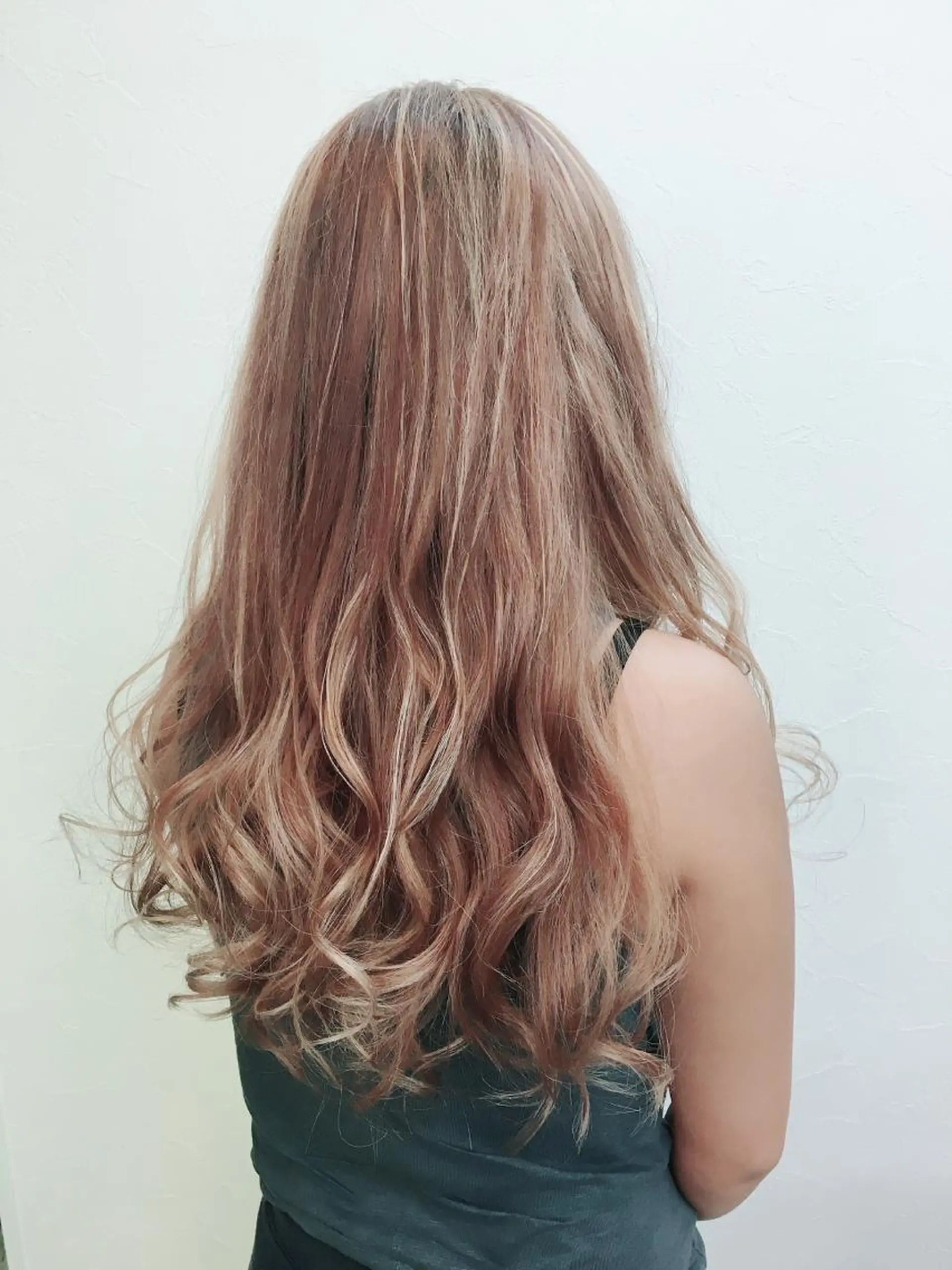 ロング カラー ハイライトカラー ハイライト 菅沼 まみのヘアスタイル