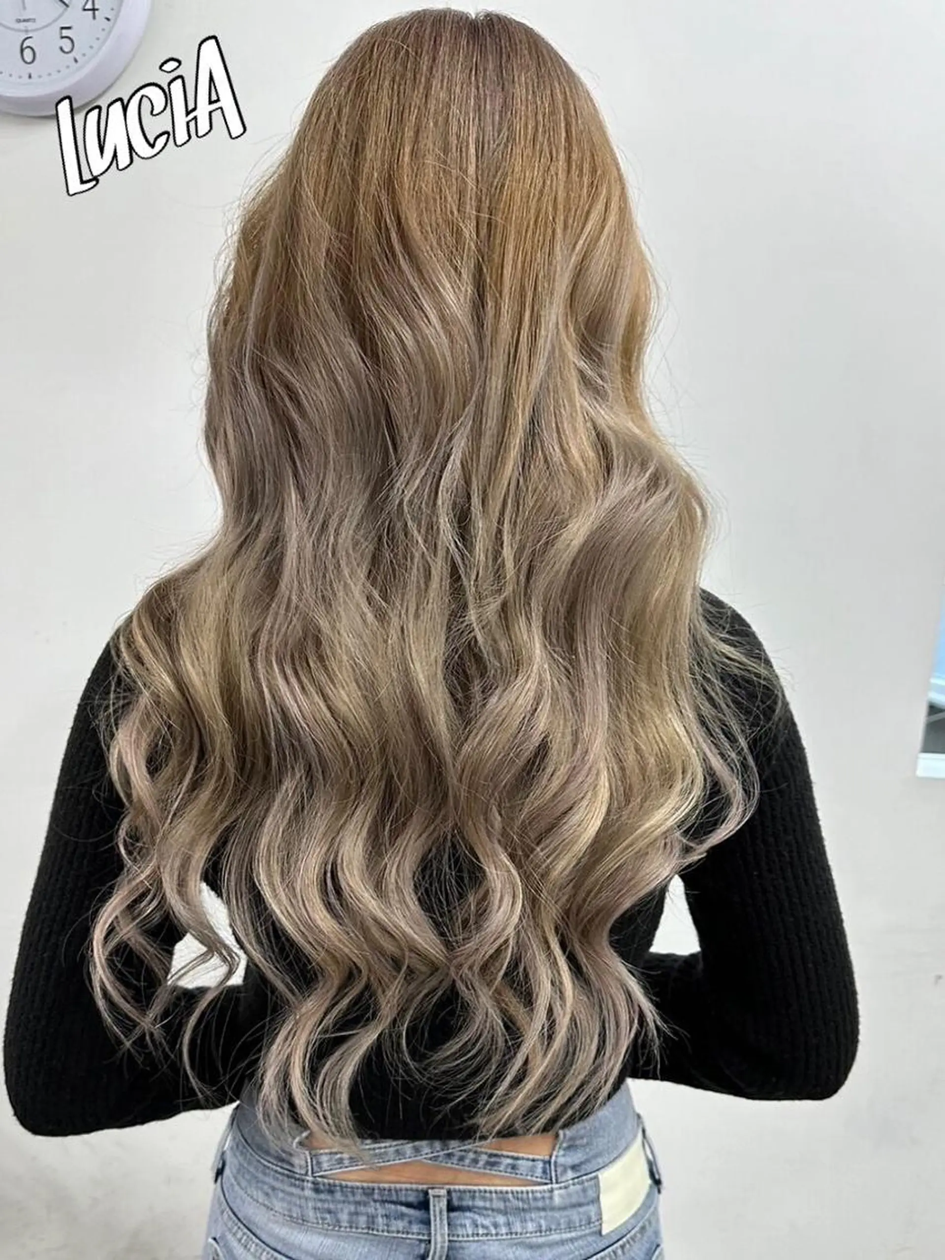 ロング ヘアアレンジ カラー シールエクステ 黒髪 ブリーチ ダブルカラー ハイトーンカラー LuciAエクステ カラー3000セラのヘアスタイル