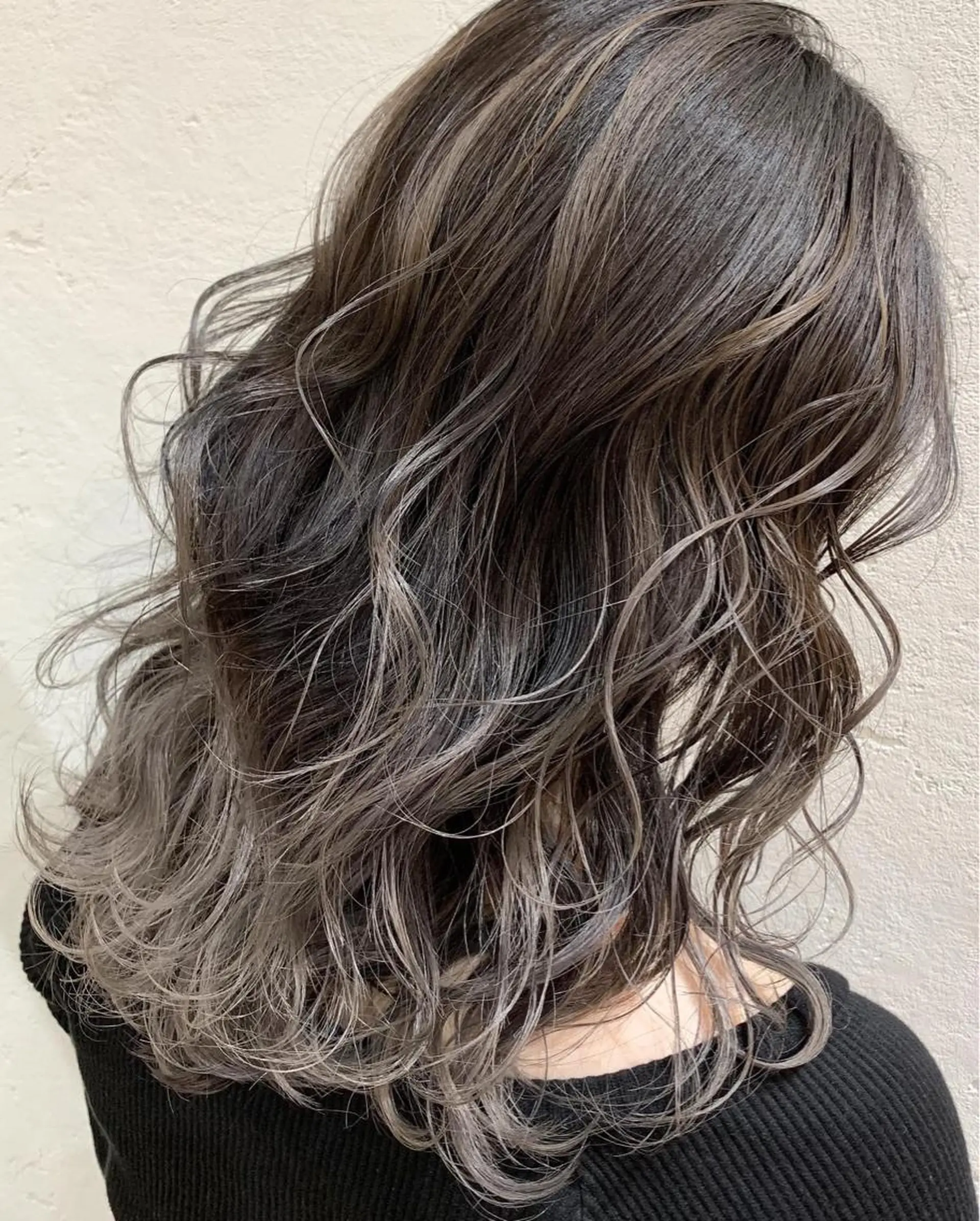 セミロング カラー ブリーチ 天野 開のヘアスタイル