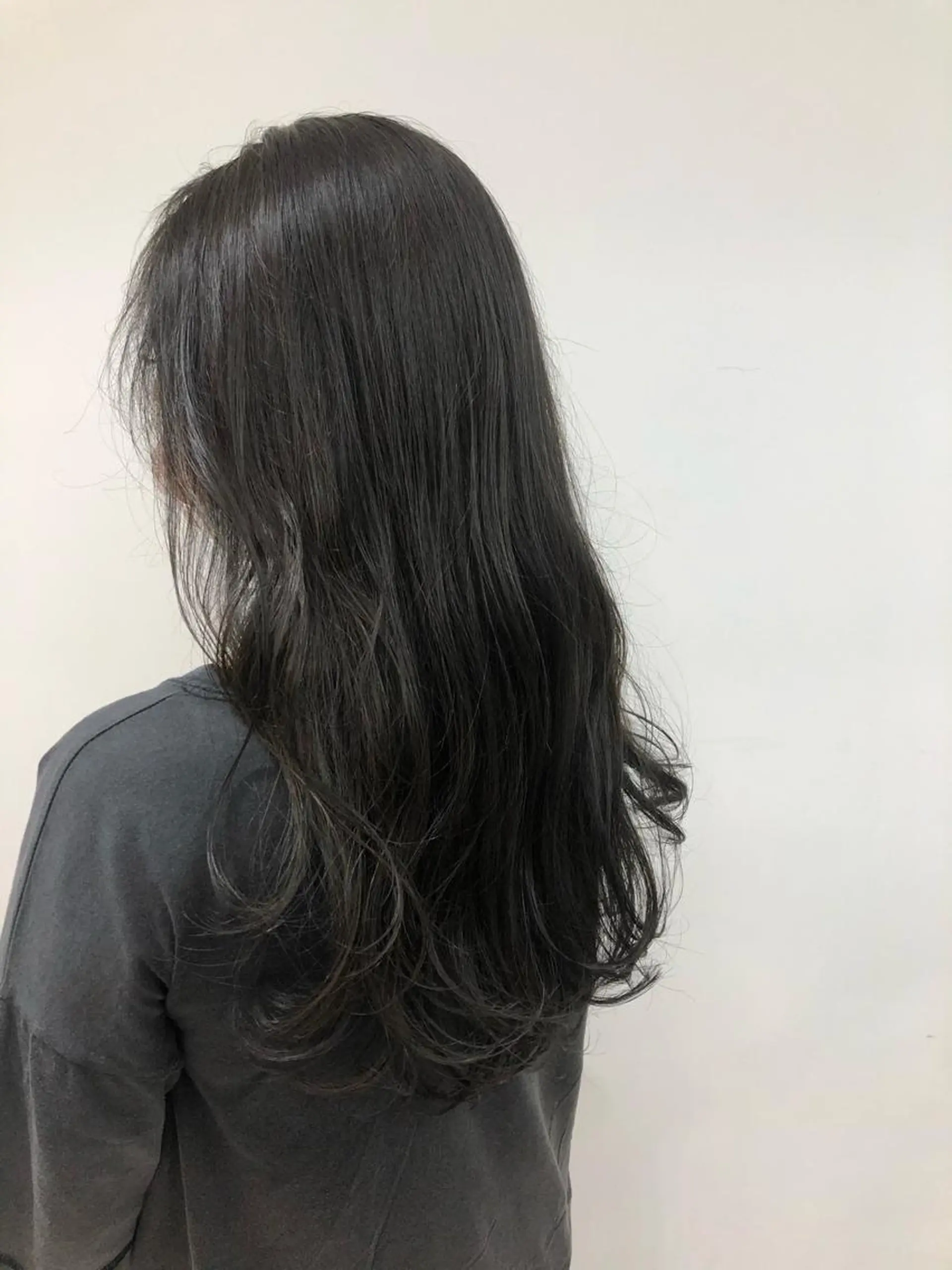 ロング カラー アッシュ ベージュカラー ブルーカラー ブルージュ 透明感カラー 髪質改善&エイジングケア ANFINI 銀座店所属・髪質改善No.1🍀 🍀銀座🍀矢尾板のヘアスタイル