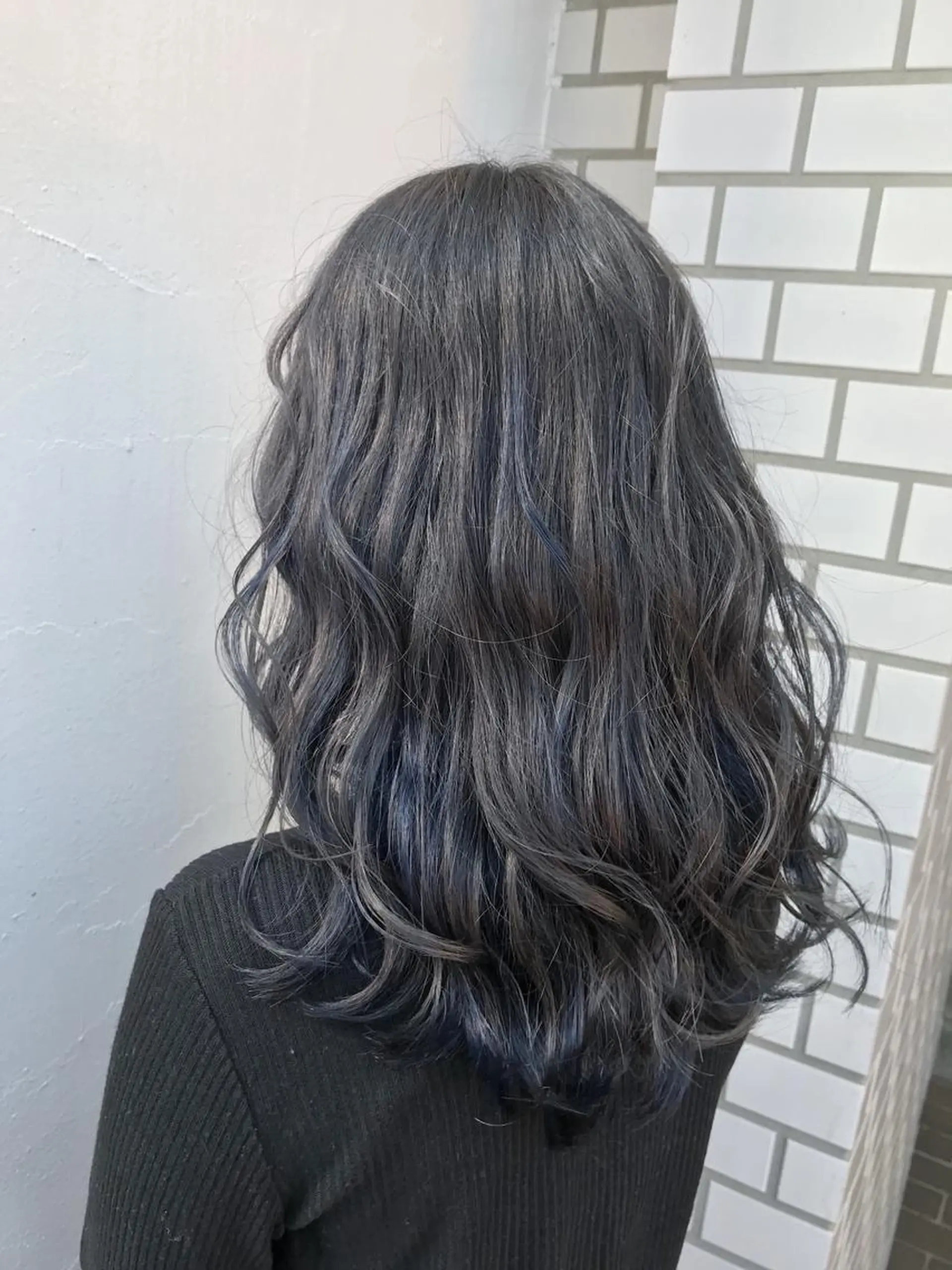 ミディアム カラー ブルーカラー カット特化柏駅 徒歩3分LOUのヘアスタイル