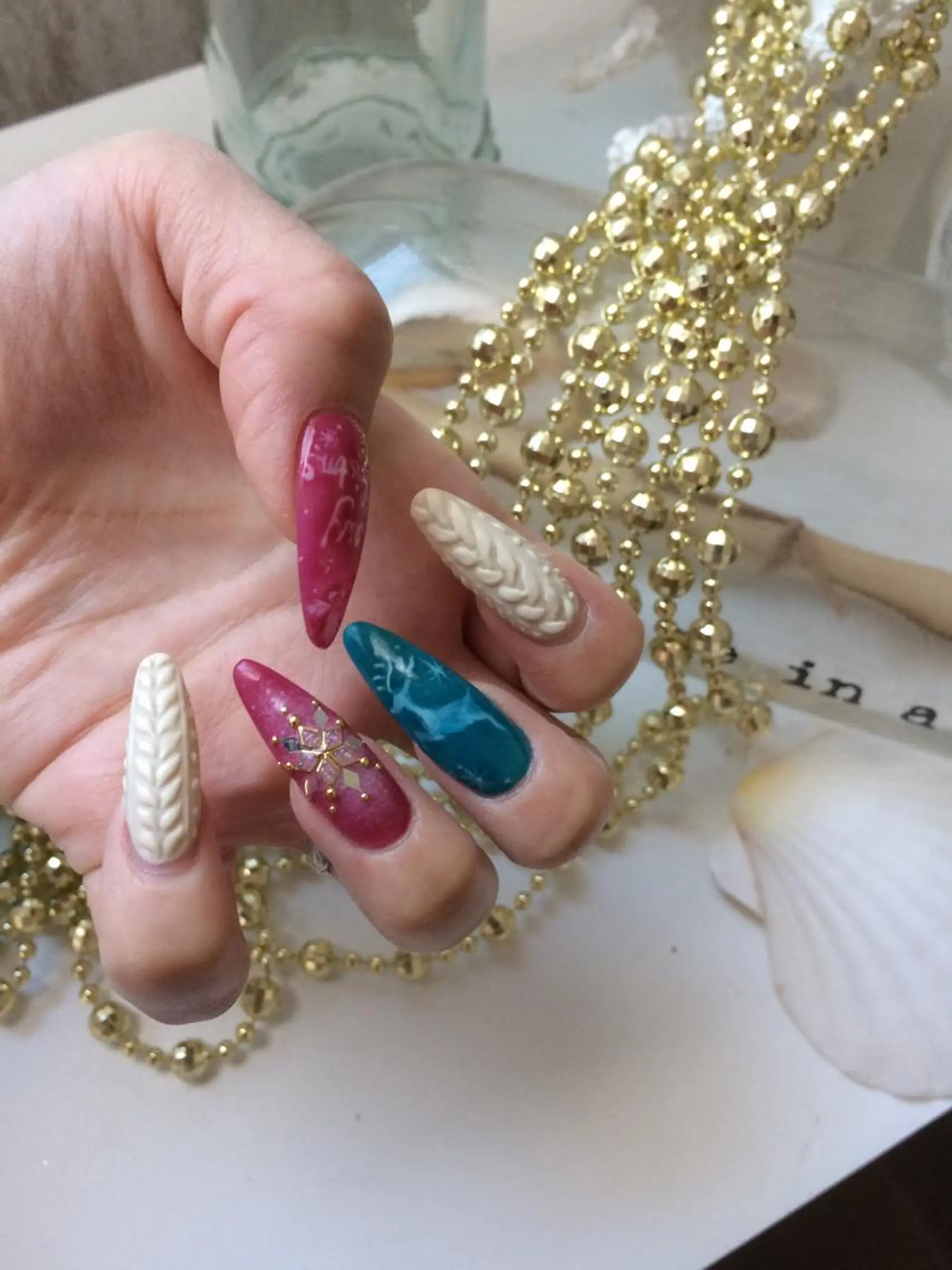 ネイル マットネイル 冬ネイル クリスマス ハンドネイル Nailsalon E's cafeのネイルデザイン