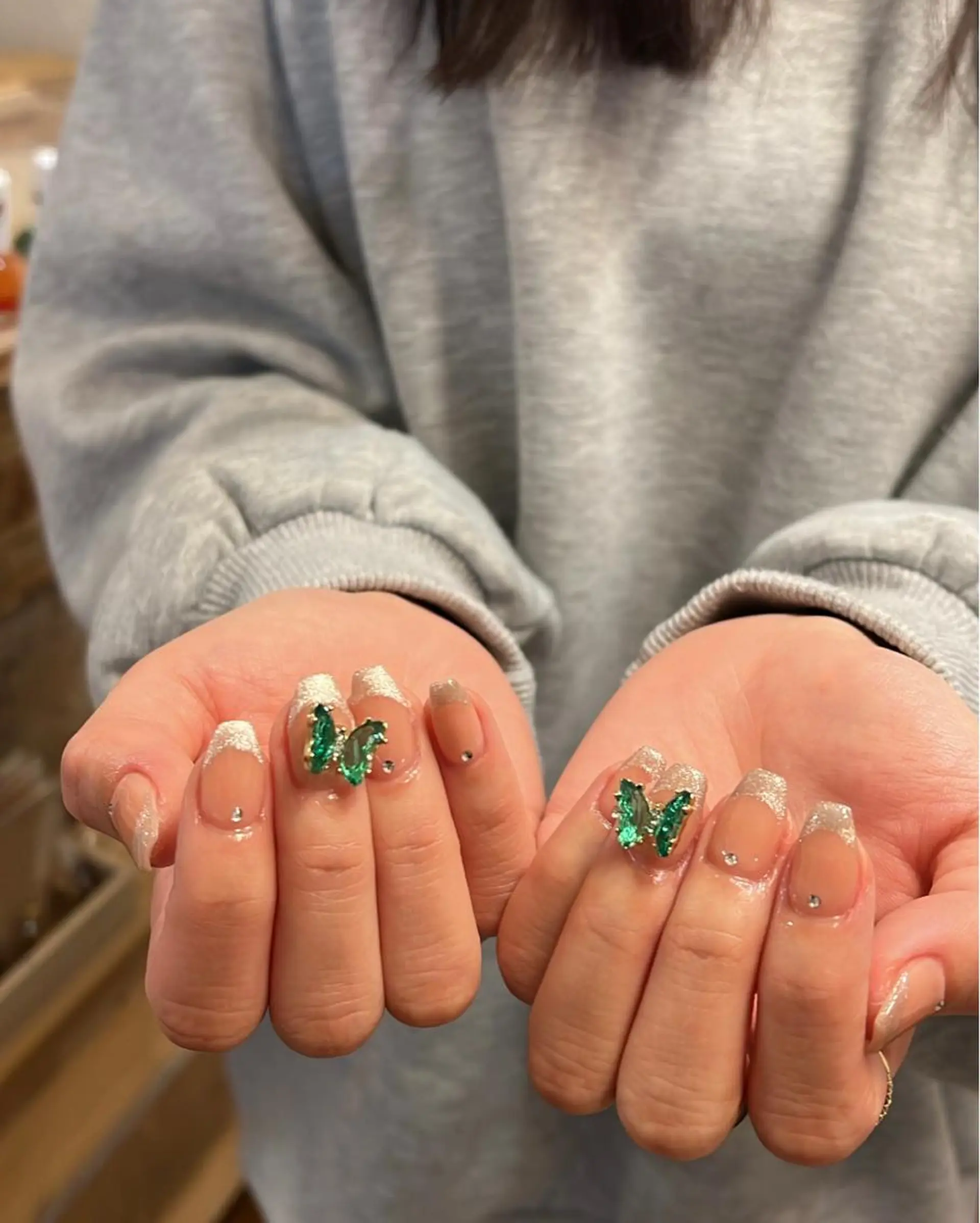 ネイル ハンドネイル フットネイル ハンドケア Nes.Nail所属・Miyagi Asamiのネイルデザイン