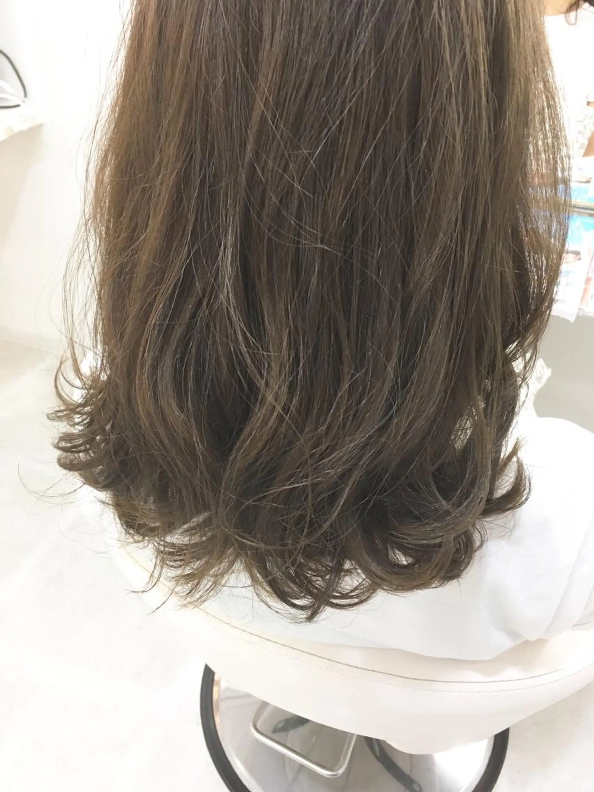 ミディアム セミロング カラー アッシュ 髪質改善 中川　翔のヘアスタイル