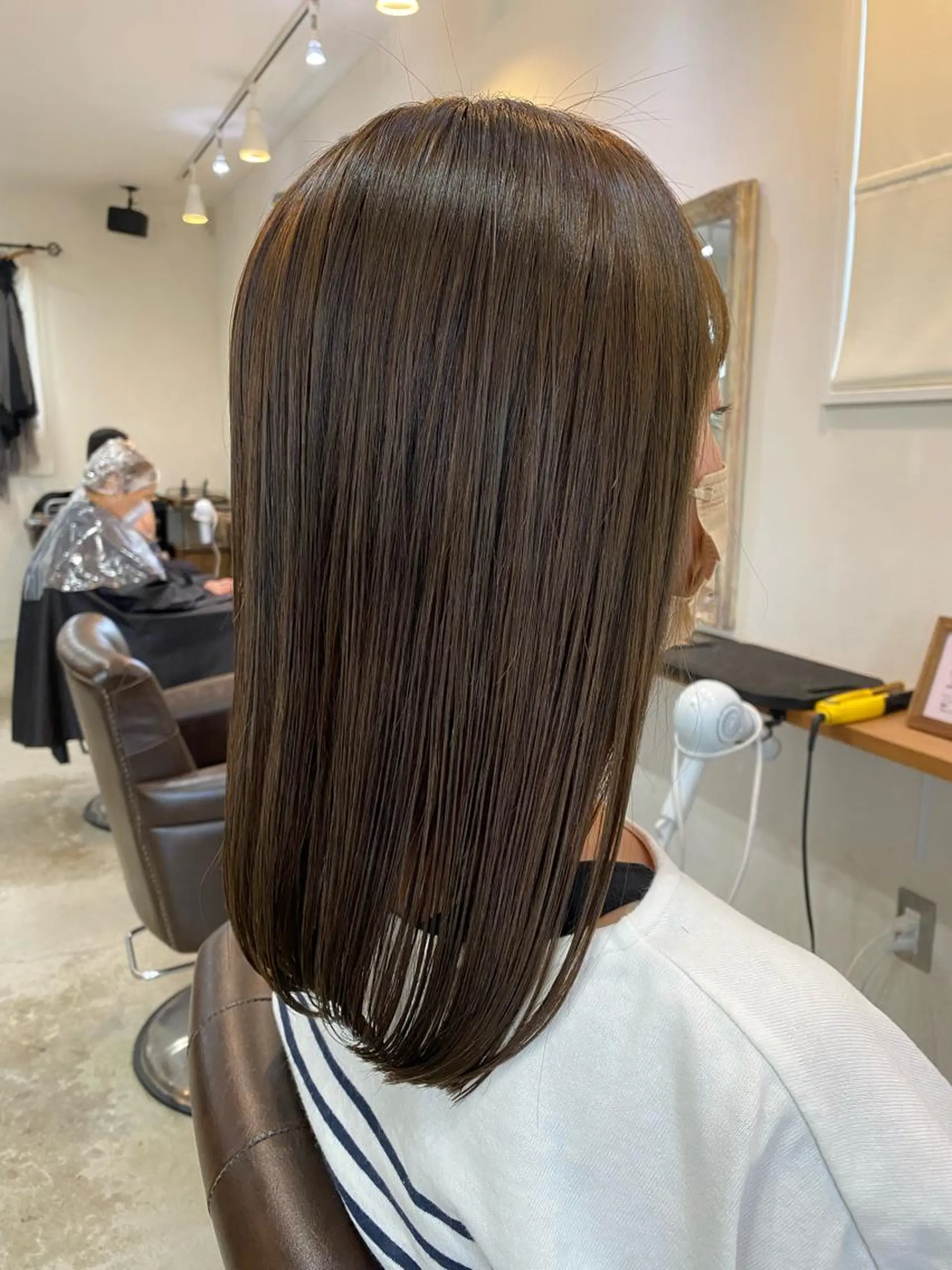 ミディアム 縮毛矯正 髪質改善🤍艶カラー 🤍きわこのヘアスタイル