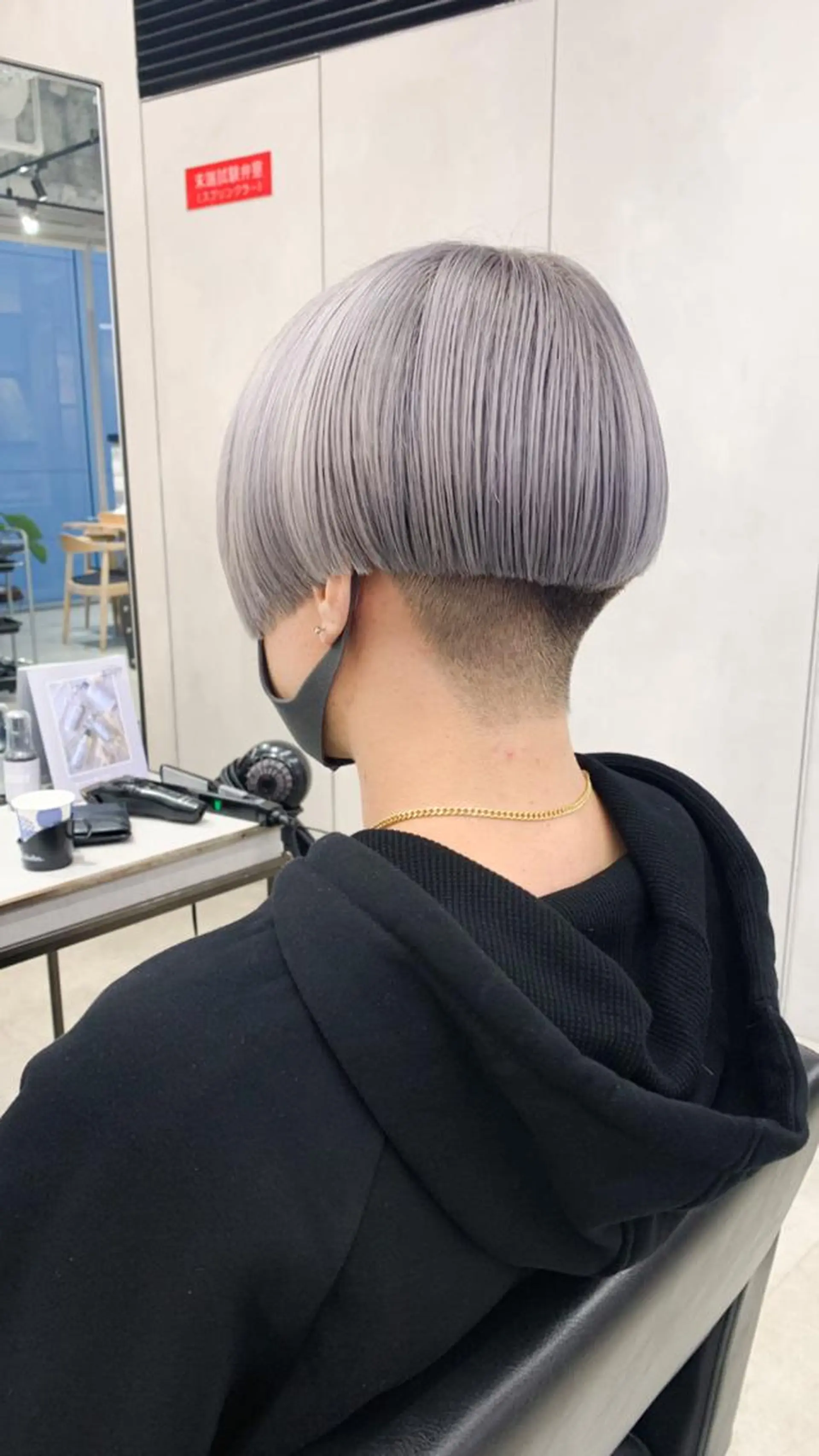 ショート カラー シルバー ショートヘア ヘアカラー ハイトーン特化サロン 代表 中谷蓮のヘアスタイル