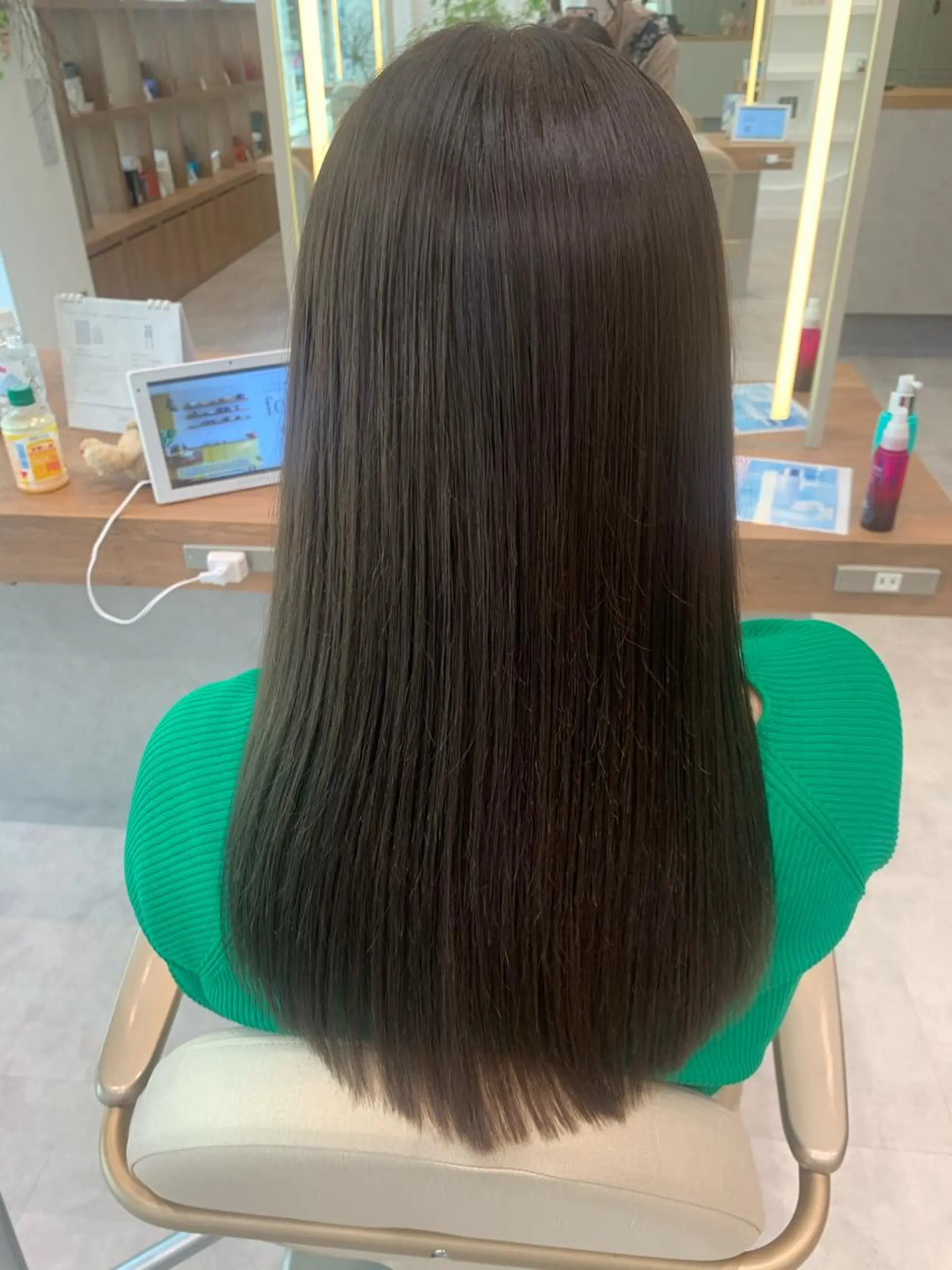 カラー ベージュカラー オリーブベージュ カット ヘアカラー トリートメント ヘッドスパ 近 紗理奈のヘアスタイル