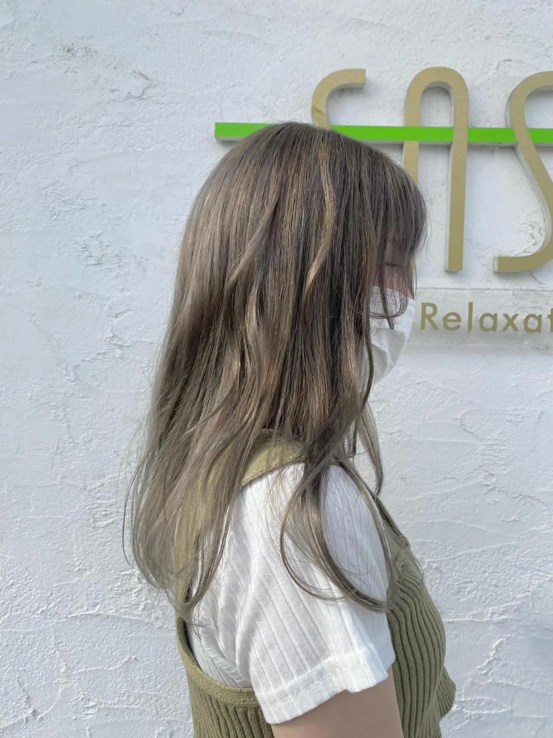 ロング カラー ブリーチ ケアブリーチ 透明感カラー ダブルカラー イヤリングカラー ブリーチなしWカラー /酸性ストレート河本のヘアスタイル