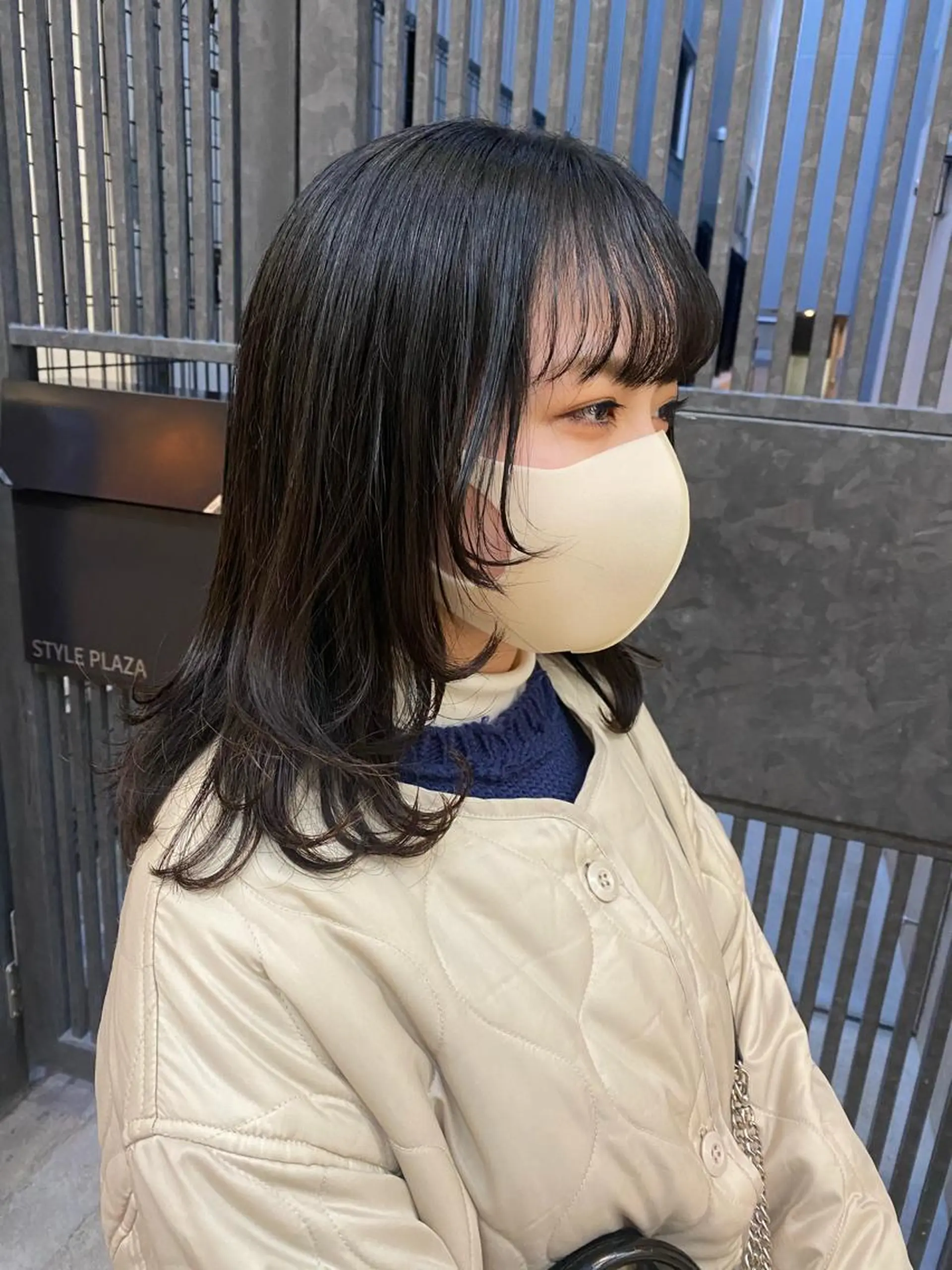 ミディアム ウルフカット ウルフカット／吉村 桃子のヘアスタイル