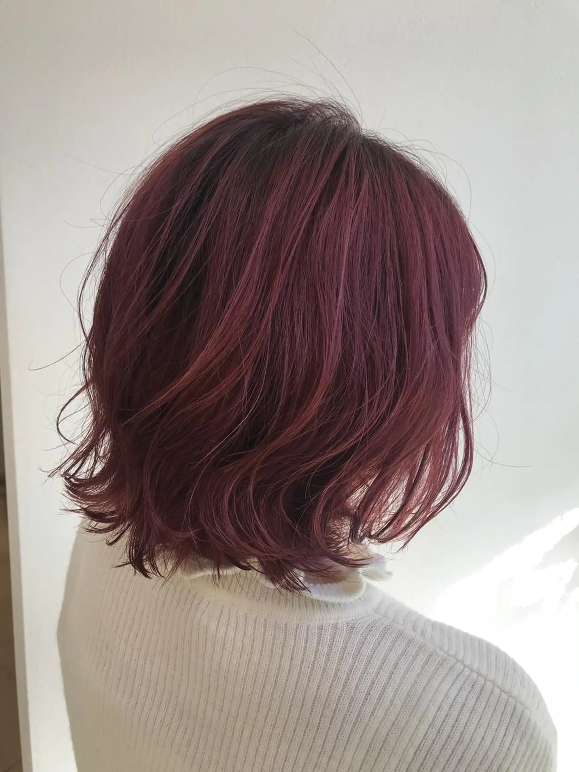 ミディアム カラー スズキ シオリのヘアスタイル