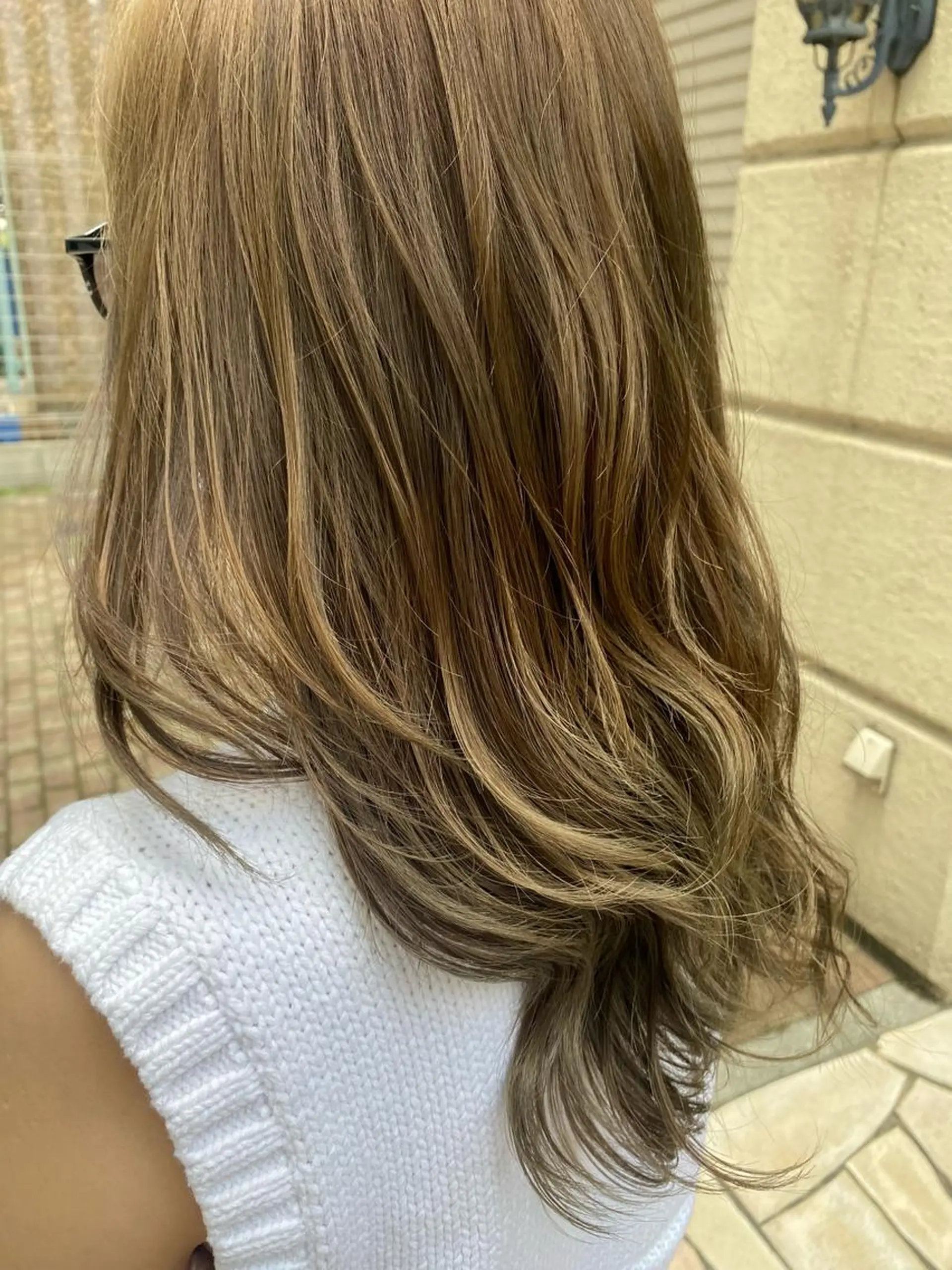 ロング カラー ベージュカラー ハイトーンカラー ハイトーンベージュ ohana所属・中尾 綺のヘアスタイル