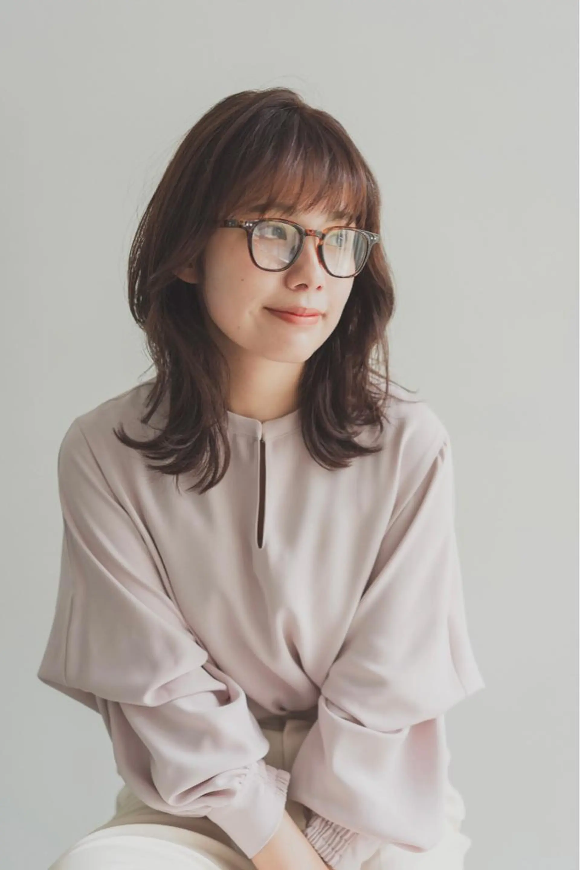 ミディアム カラー 前髪/顔周り /レイヤー/秋山 元のヘアスタイル