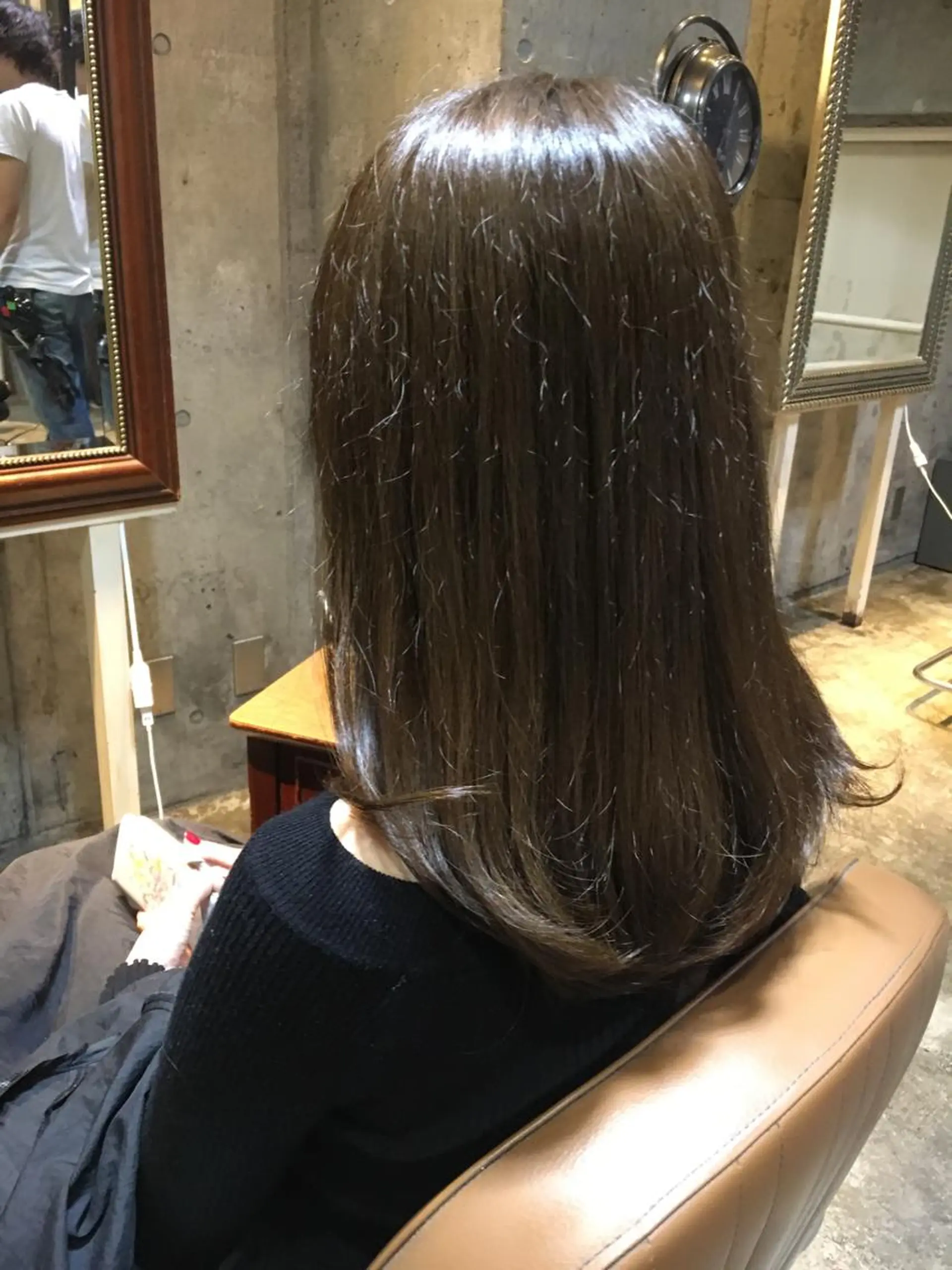 セミロング カラー グレージュ 北條 優輝のヘアスタイル