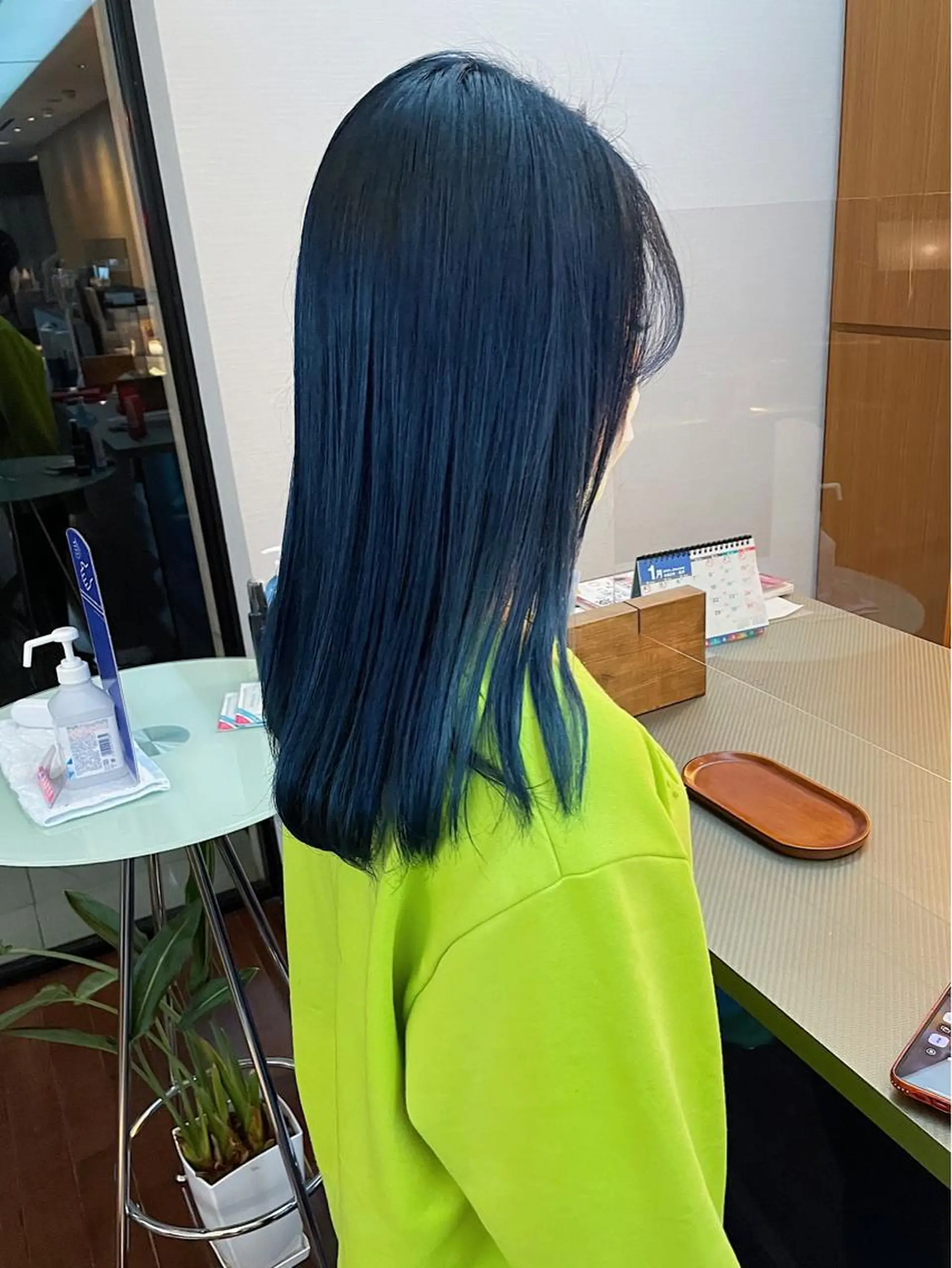 ミディアム カラー ブリーチ Kouta/似合わせ /パーマ/カラーのヘアスタイル