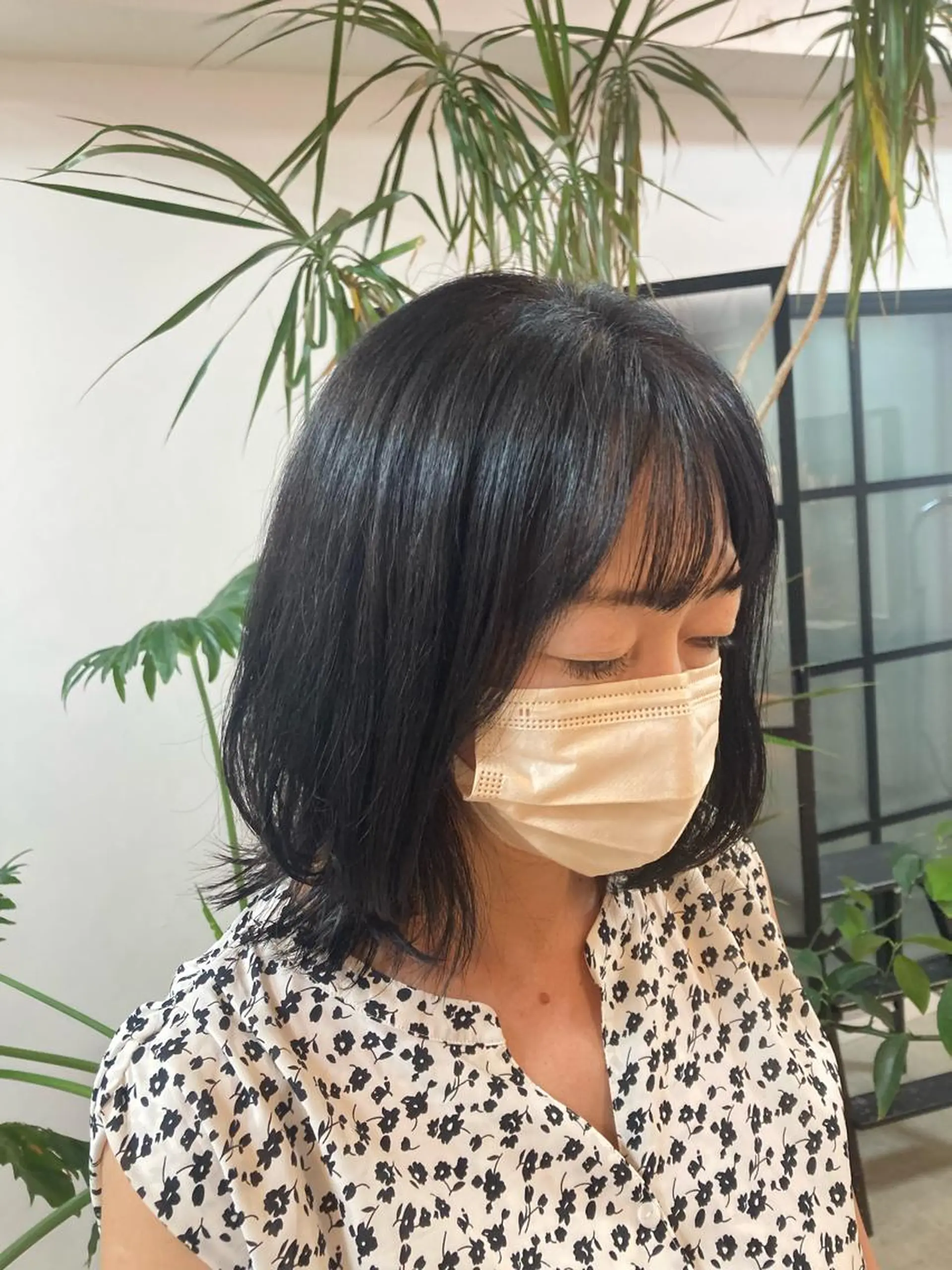 ミディアム くびれヘア レイヤーカット 阪口 依美奈のヘアスタイル