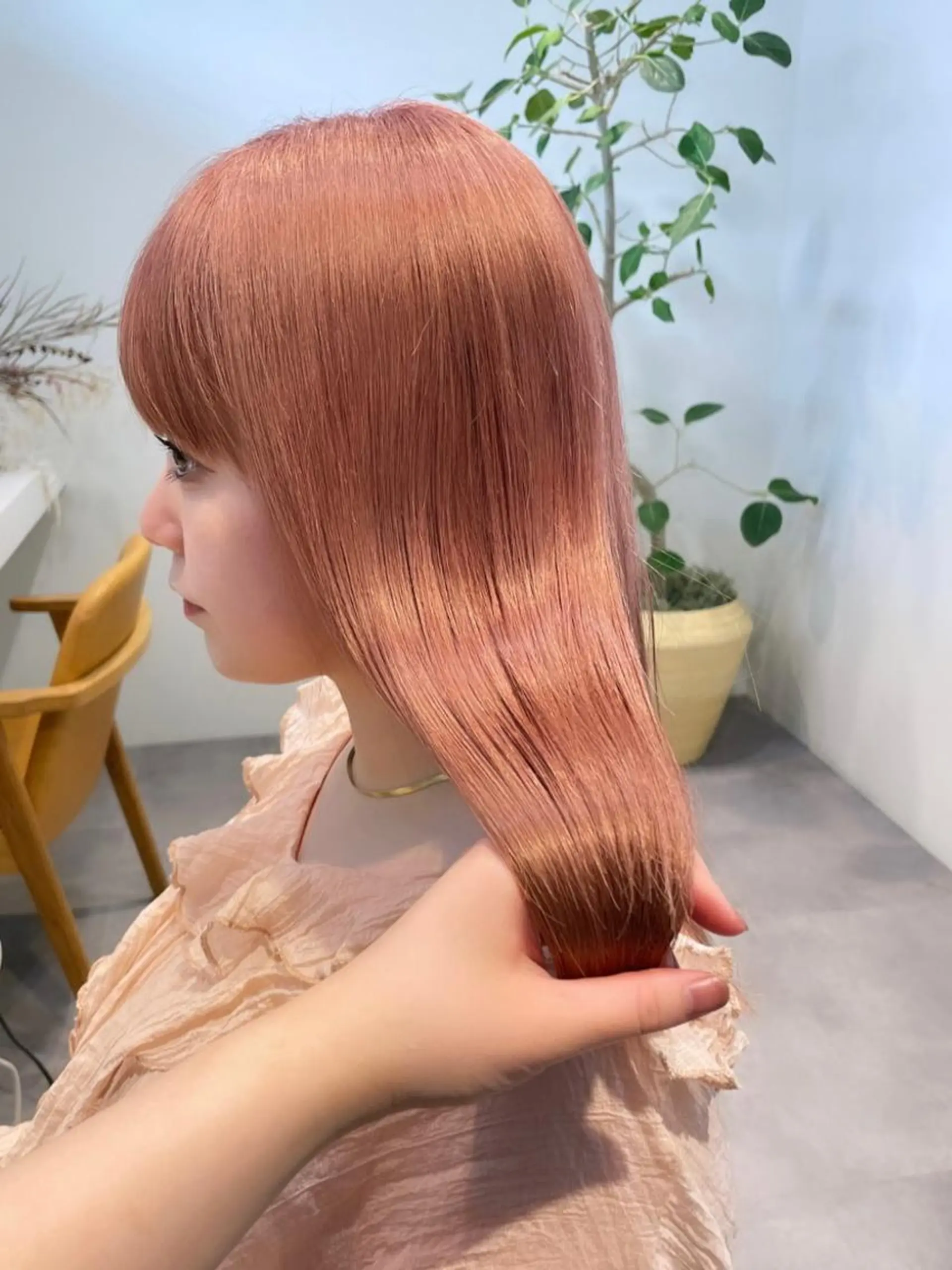 カラー 若月 あやかのヘアスタイル