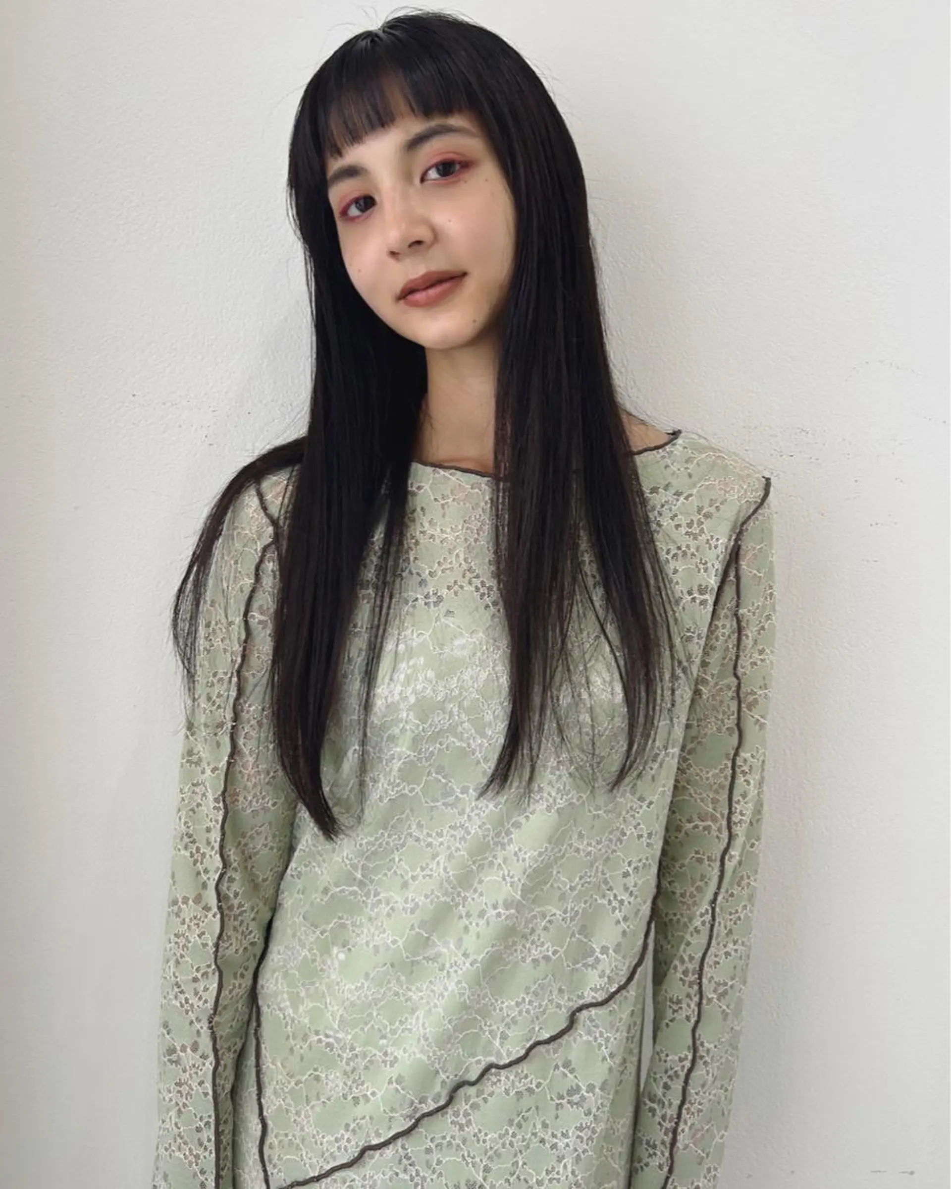 ロング ロング オン眉 カット トリートメント Loom.所属・村上雅人 ナチュラルモードのヘアスタイル