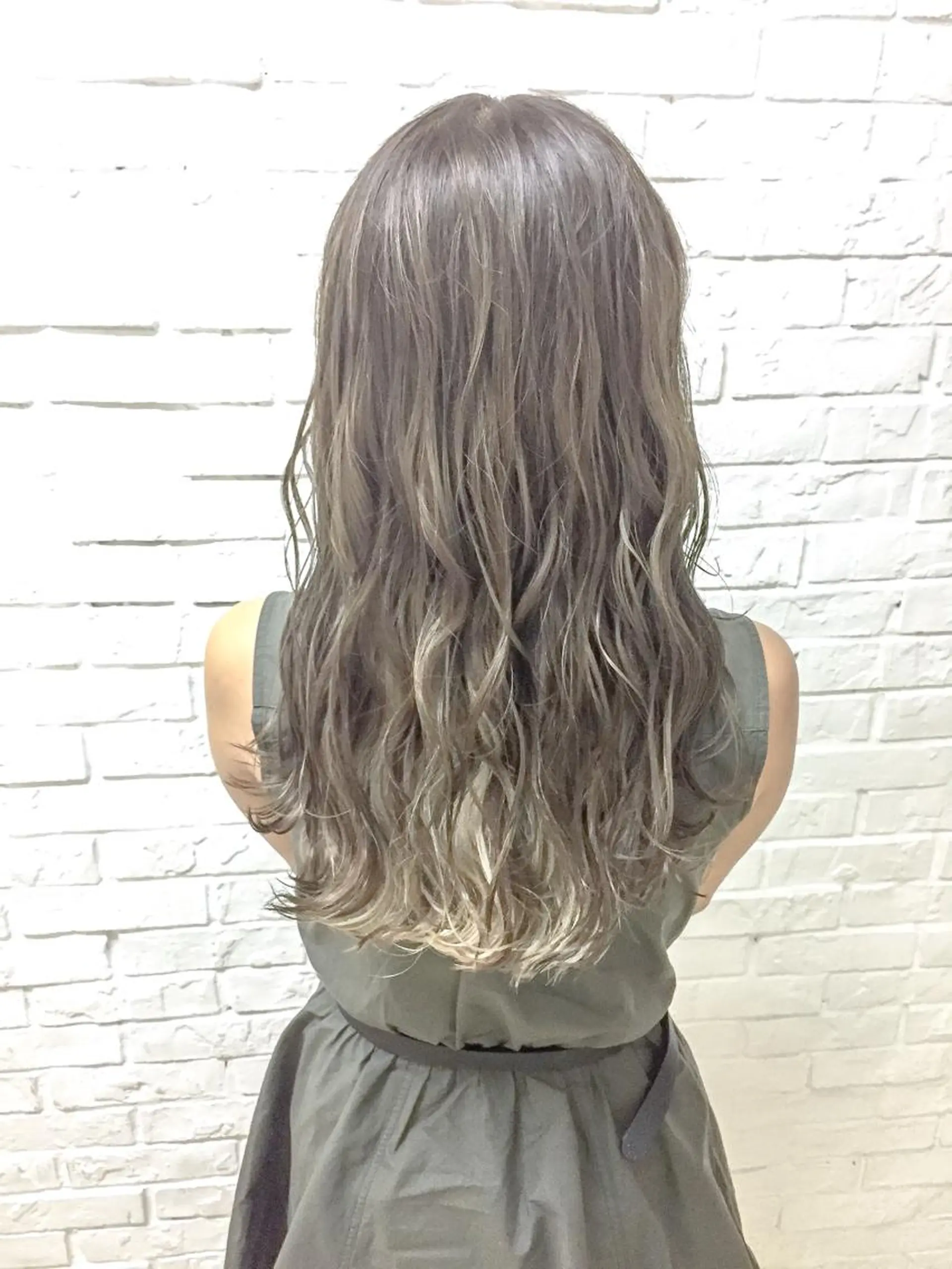 ミディアム カラー ベージュカラー ホワイトベージュ エクステリピート率 No.1 菊池　悠介のヘアスタイル