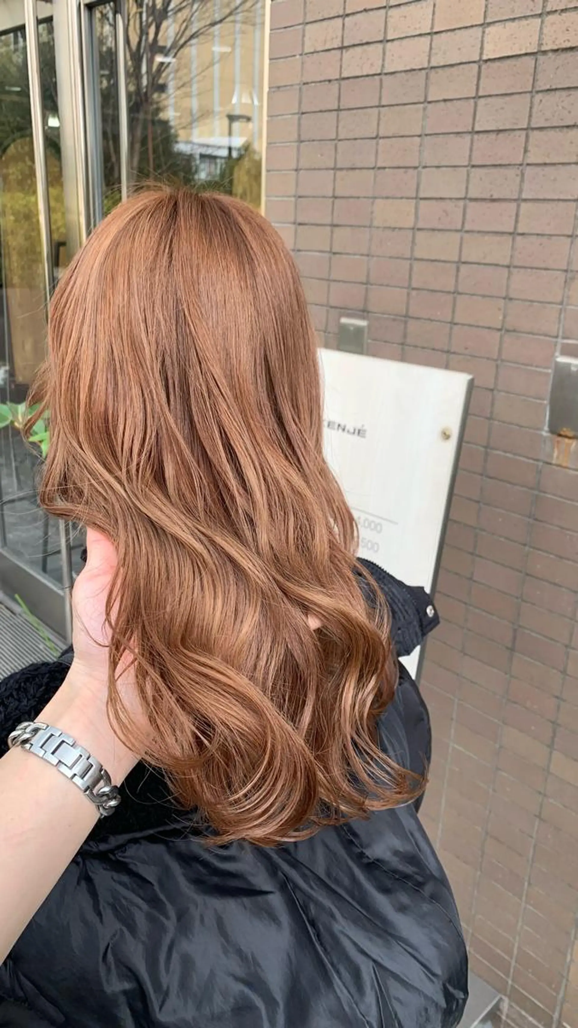 ロング カラー ベージュカラー ブリーチ 🌈re-room EIKI🇰🇷のヘアスタイル