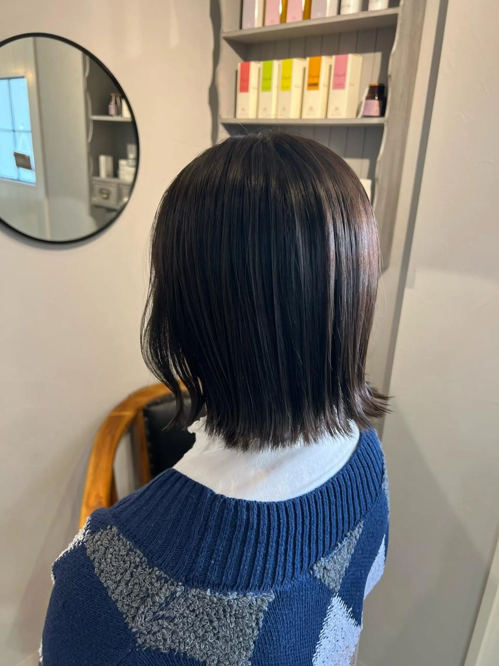 ミディアム カラー 切りっぱなしボブ アッシュ アッシュグレー ボブ カット ヘアカラー トリートメント 西村 美羽のヘアスタイル