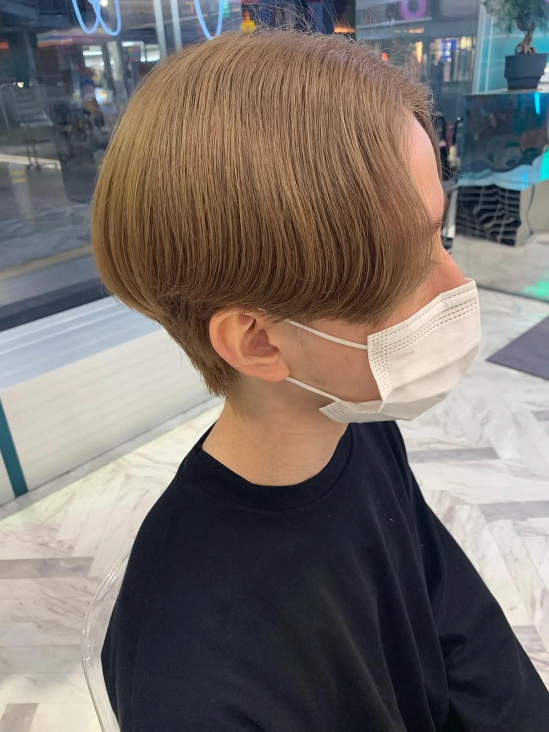 ショート カラー ブリーチ ダブルカラー メッシュ 韓国風ヘア 縮毛矯正 カット カラーモデル⚡️ REONのヘアスタイル