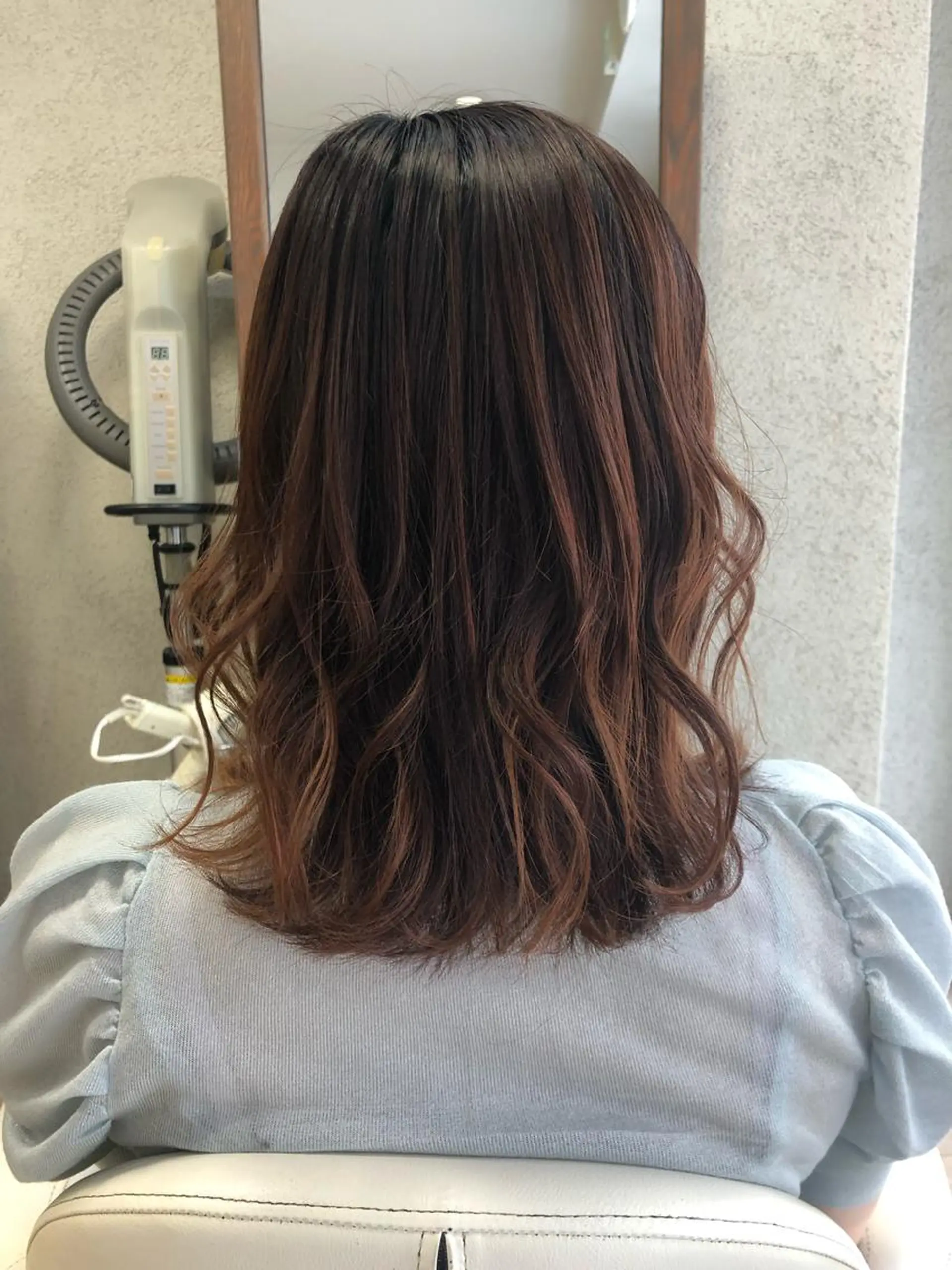 セミロング 阿部 美咲のヘアスタイル