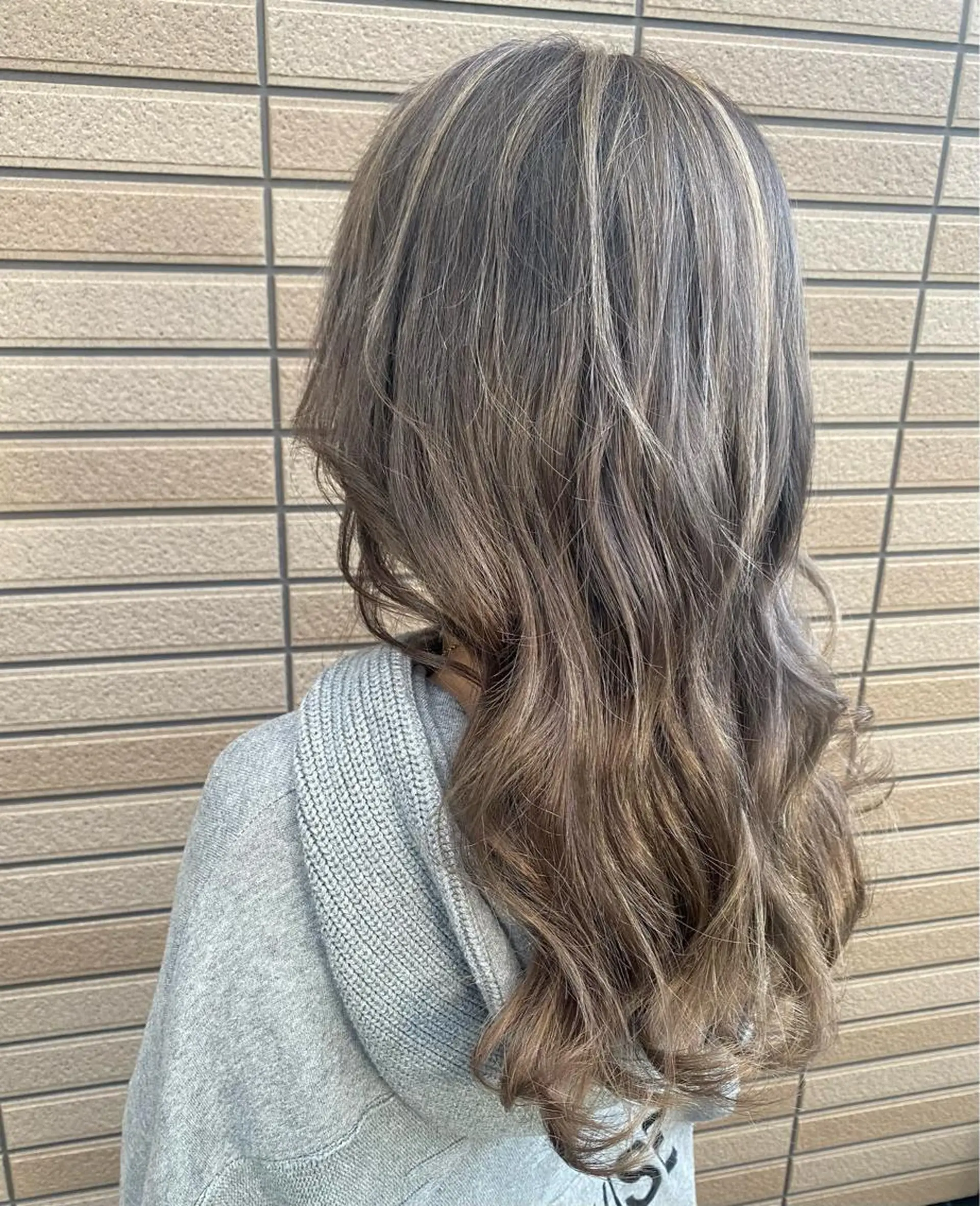 ロング カラー バレイヤージュ ハイライトカラー ハイライト レイヤーカット miel hair 新宿店 【ミエル ヘアー】所属・新宿西口から徒歩5分 石橋卓典のヘアスタイル