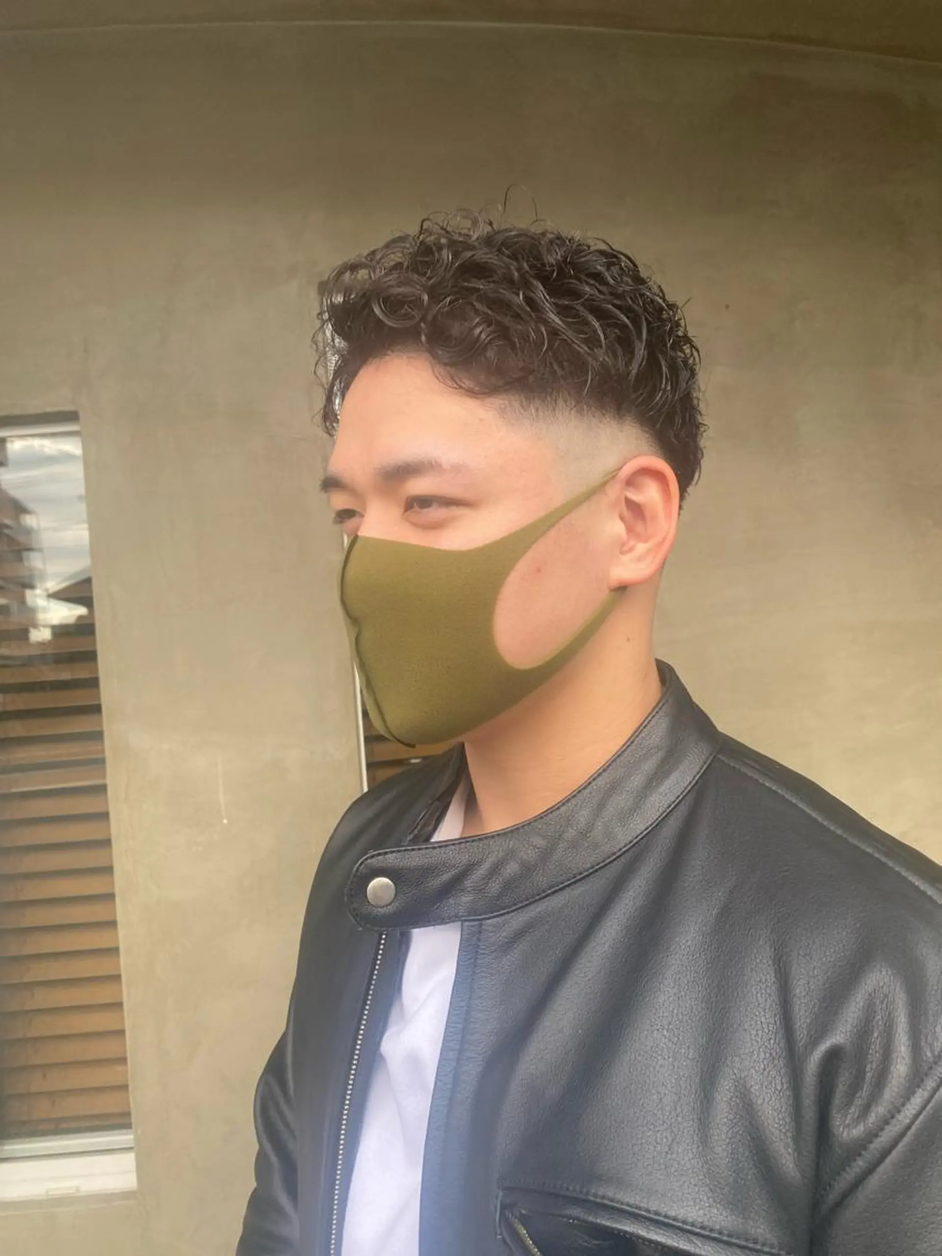 パーマ メンズ フェードカット メンズパーマ 柔らかカラー🥛 mayucoのヘアスタイル