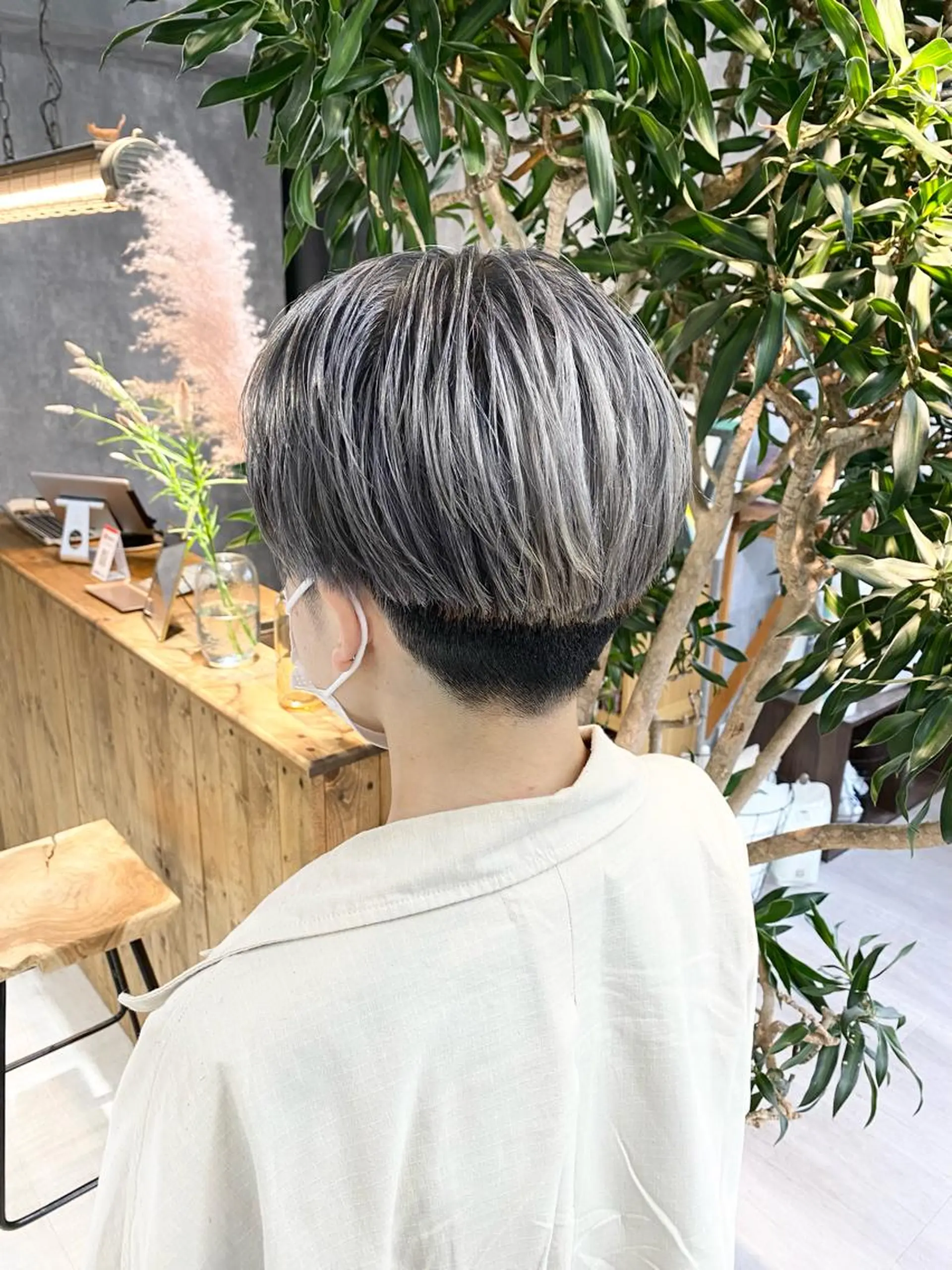 ショート アッシュ アッシュブラック ボブ 髪質改善 韓国風ヘア 【.ico】心斎橋 飛田ゆうきのヘアスタイル